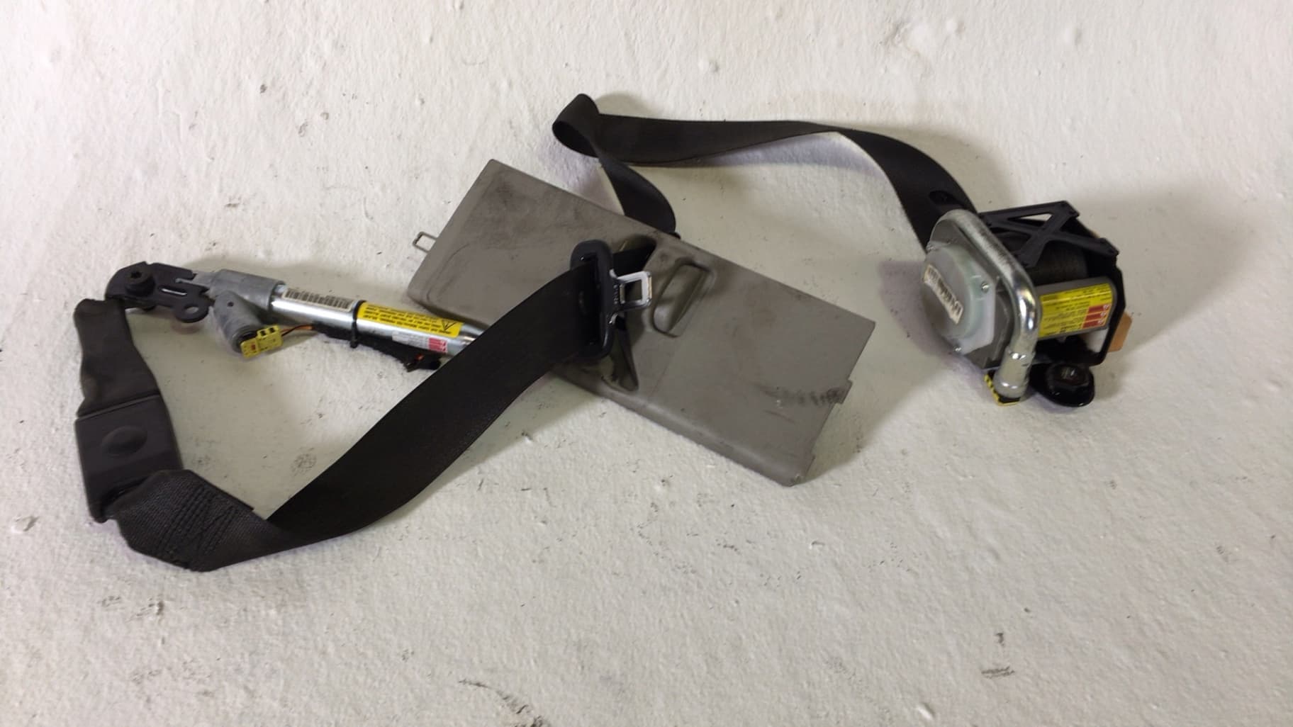 Cinturon seguridad delantero izquierdo OPEL INSIGNIA A SEDAN (G09) 2