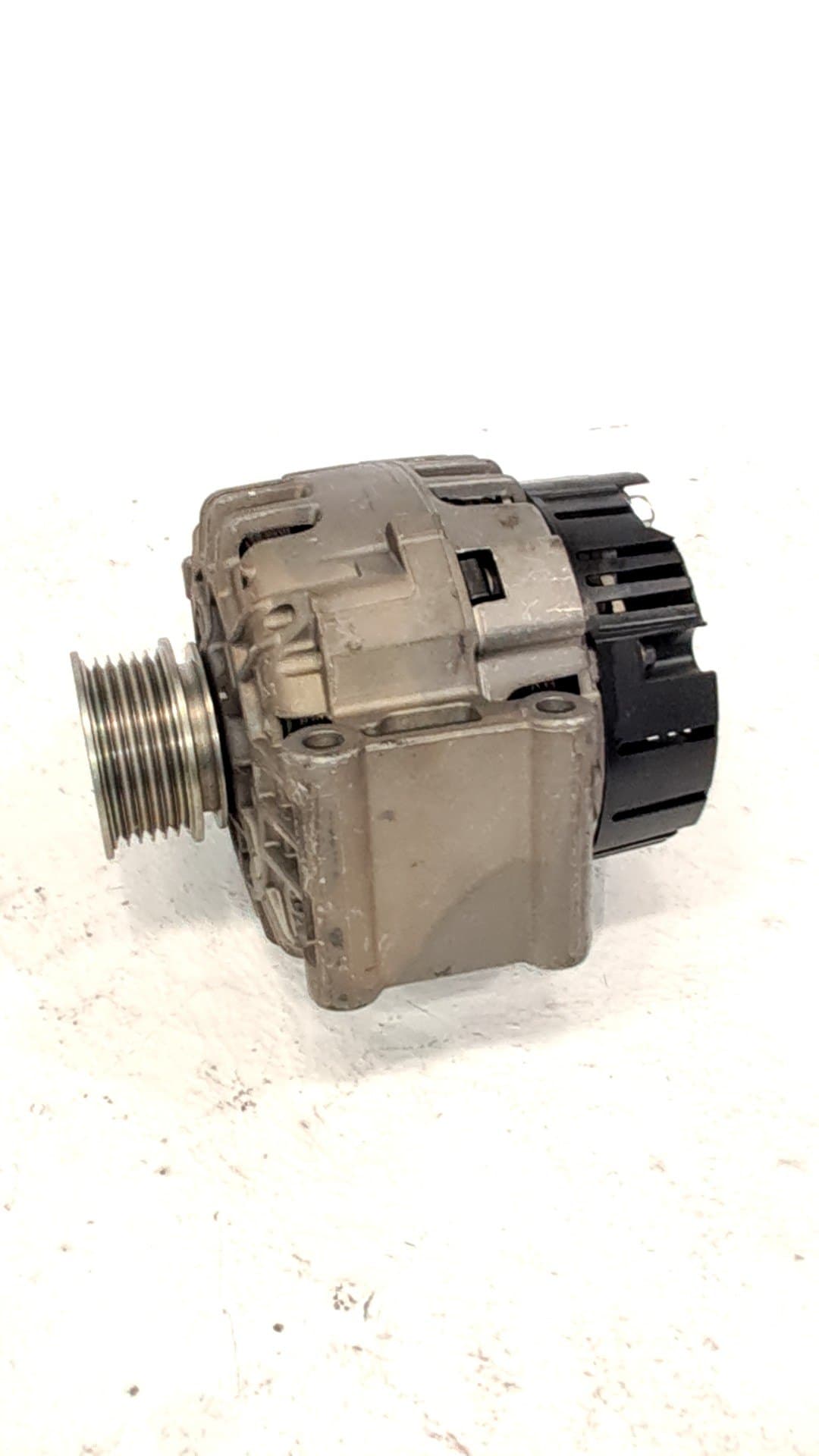 Alternador AUDI A4 BERLINA (8E) 2