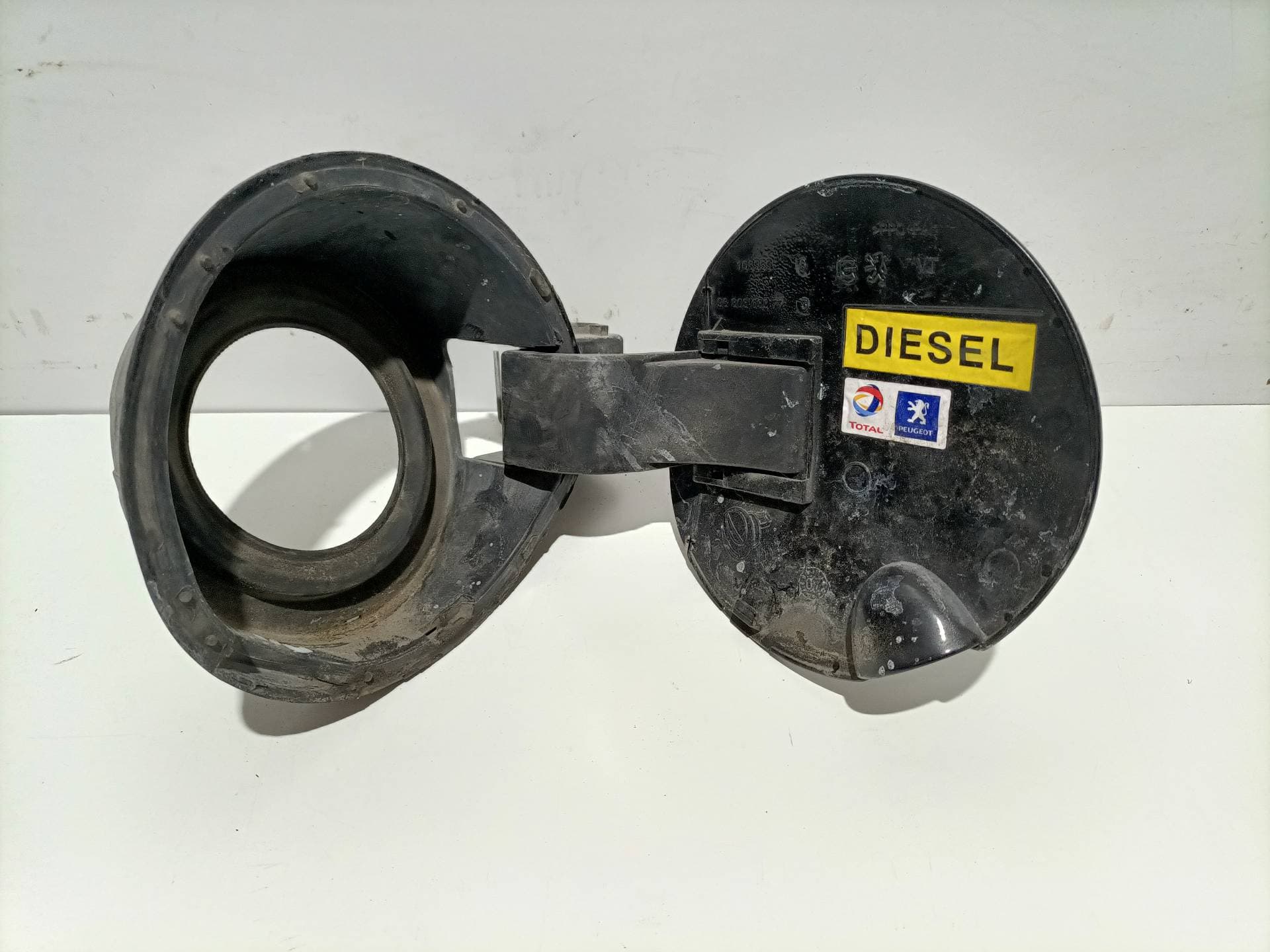 Tapa exterior combustible PEUGEOT 308 3