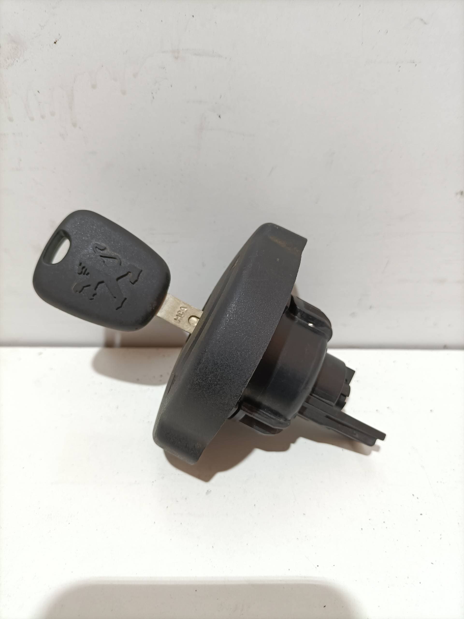Tapon combustible PEUGEOT 308 4