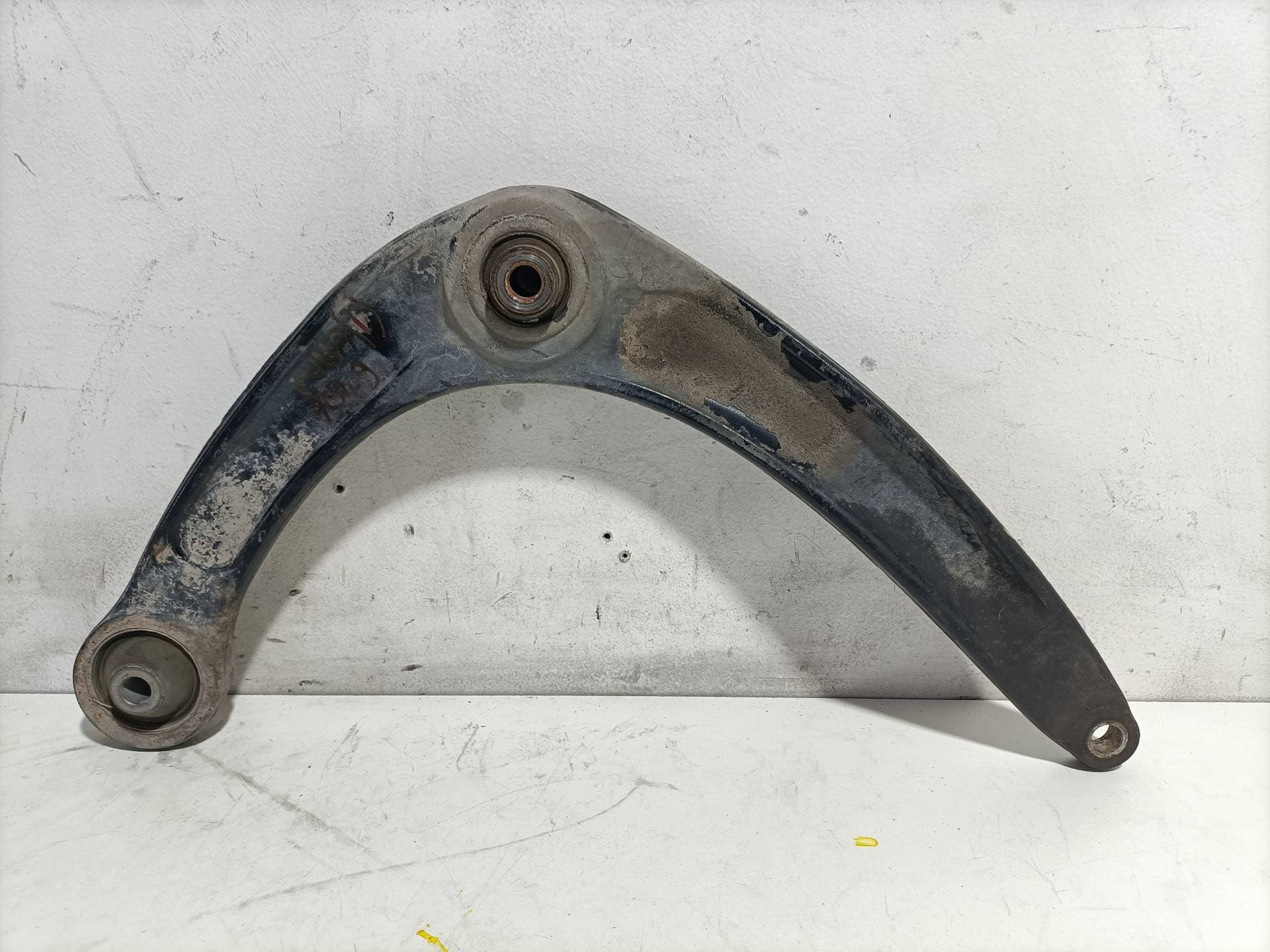 Brazo suspension inferior delantero izquierdo PEUGEOT 308 3