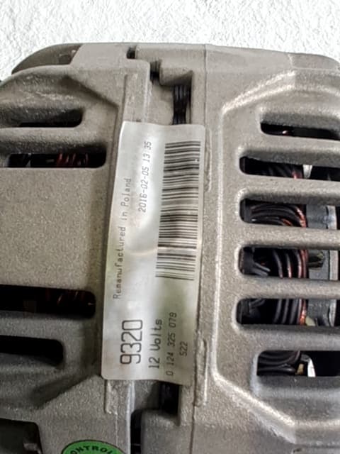 Alternador TOYOTA COROLLA (E12)