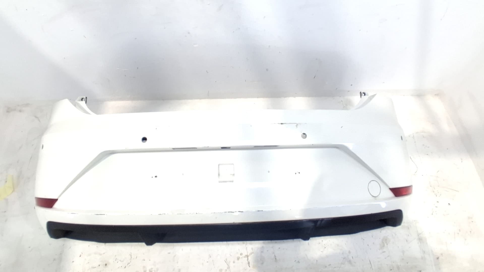 Paragolpes trasero SEAT LEON ST (5F8)