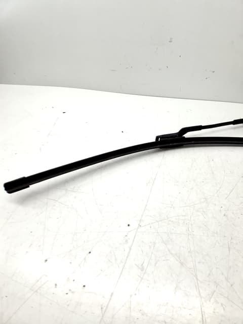 Brazo limpia delantero derecho VOLKSWAGEN SCIROCCO (137) 3
