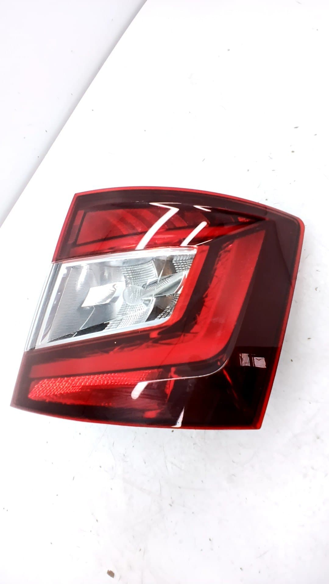 Piloto trasero derecho SKODA FABIA (6Y2/6Y3) 4