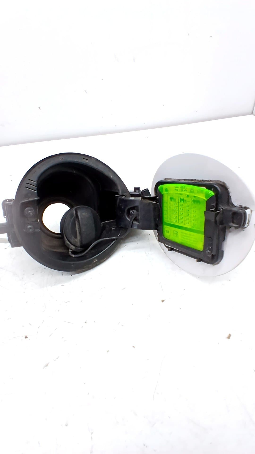 Tapa exterior combustible SKODA FABIA (6Y2/6Y3)
