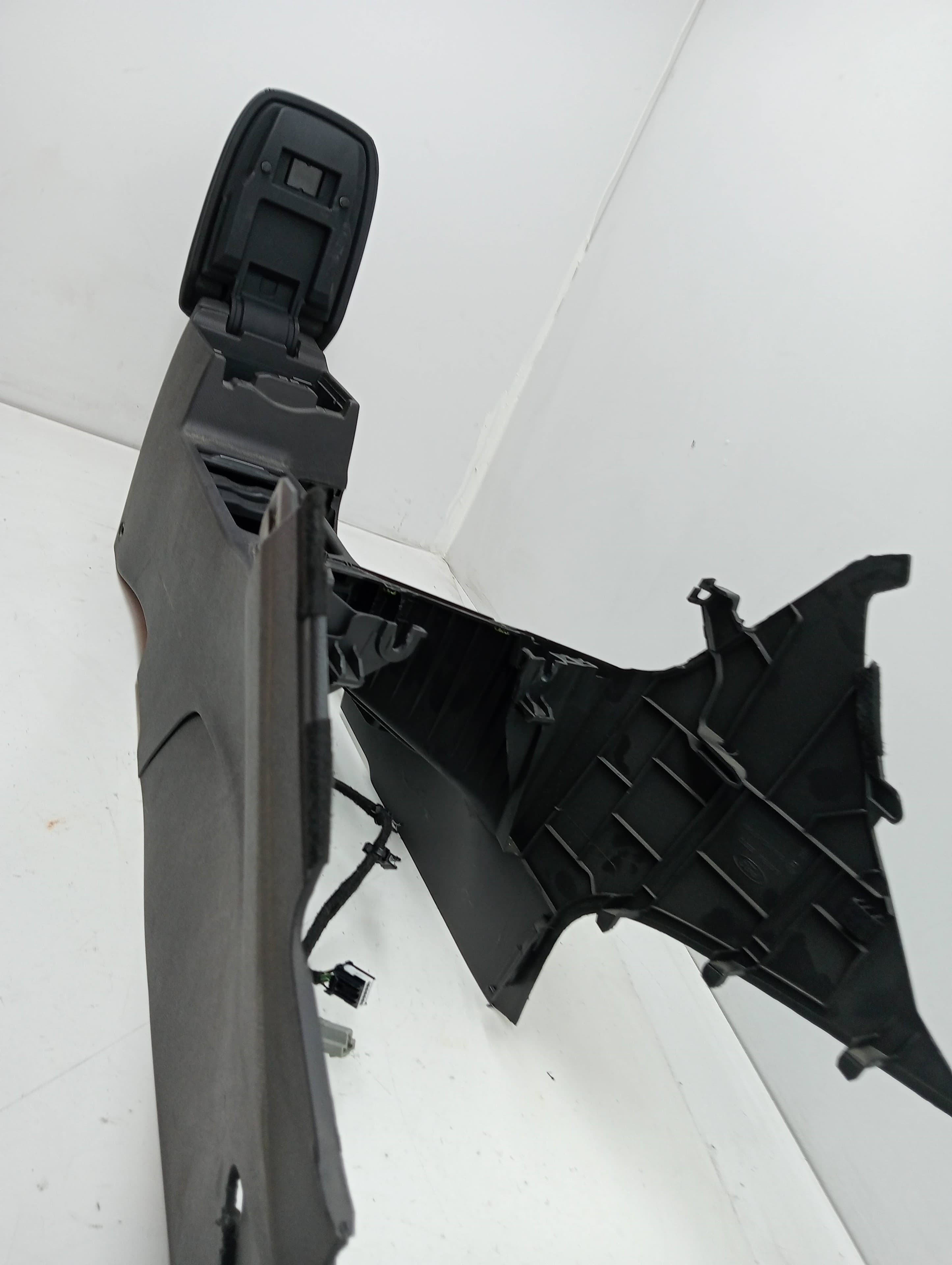 Consola central FORD FOCUS LIM. 2