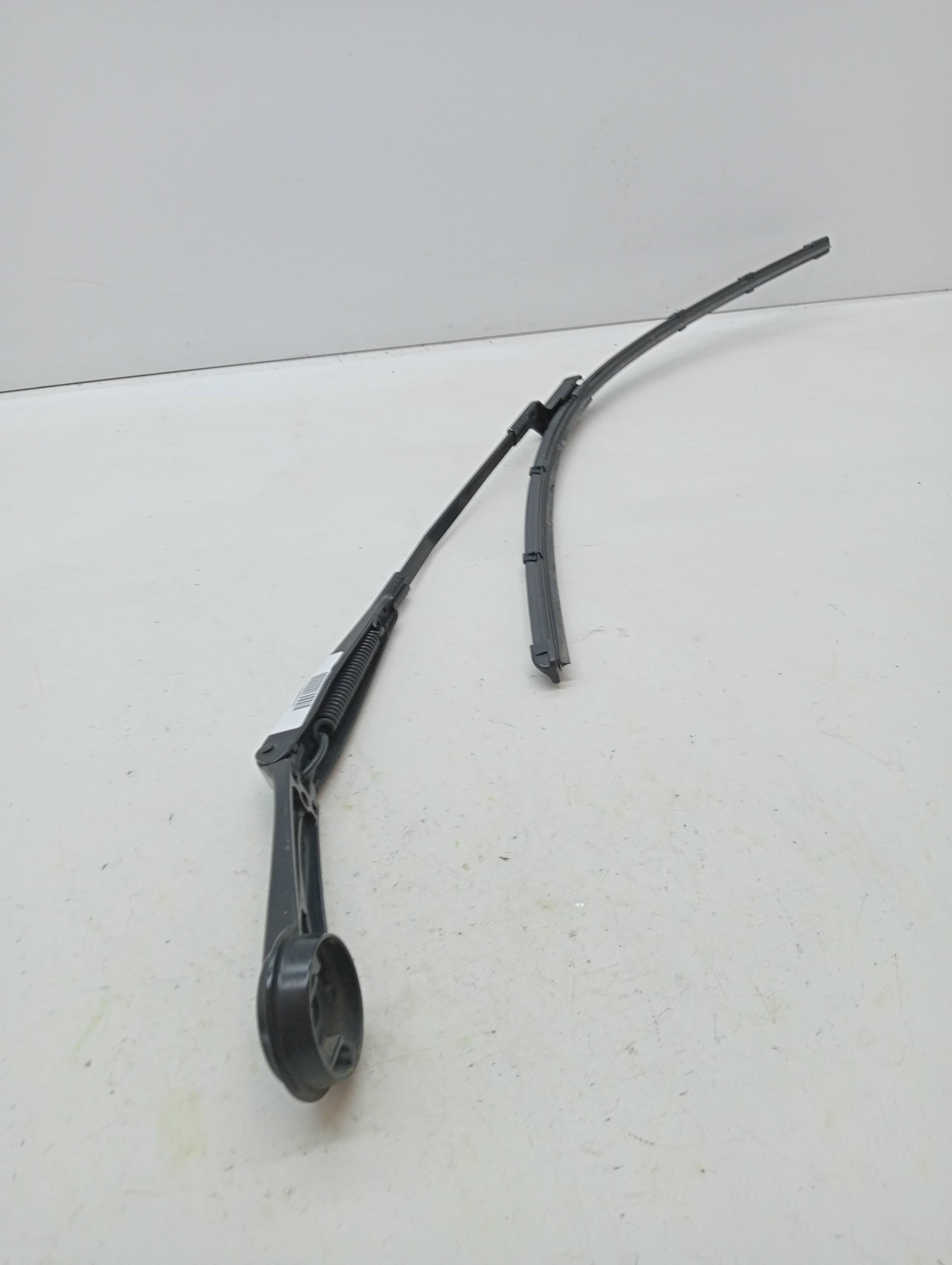 Brazo limpia delantero izquierdo FORD FOCUS LIM.