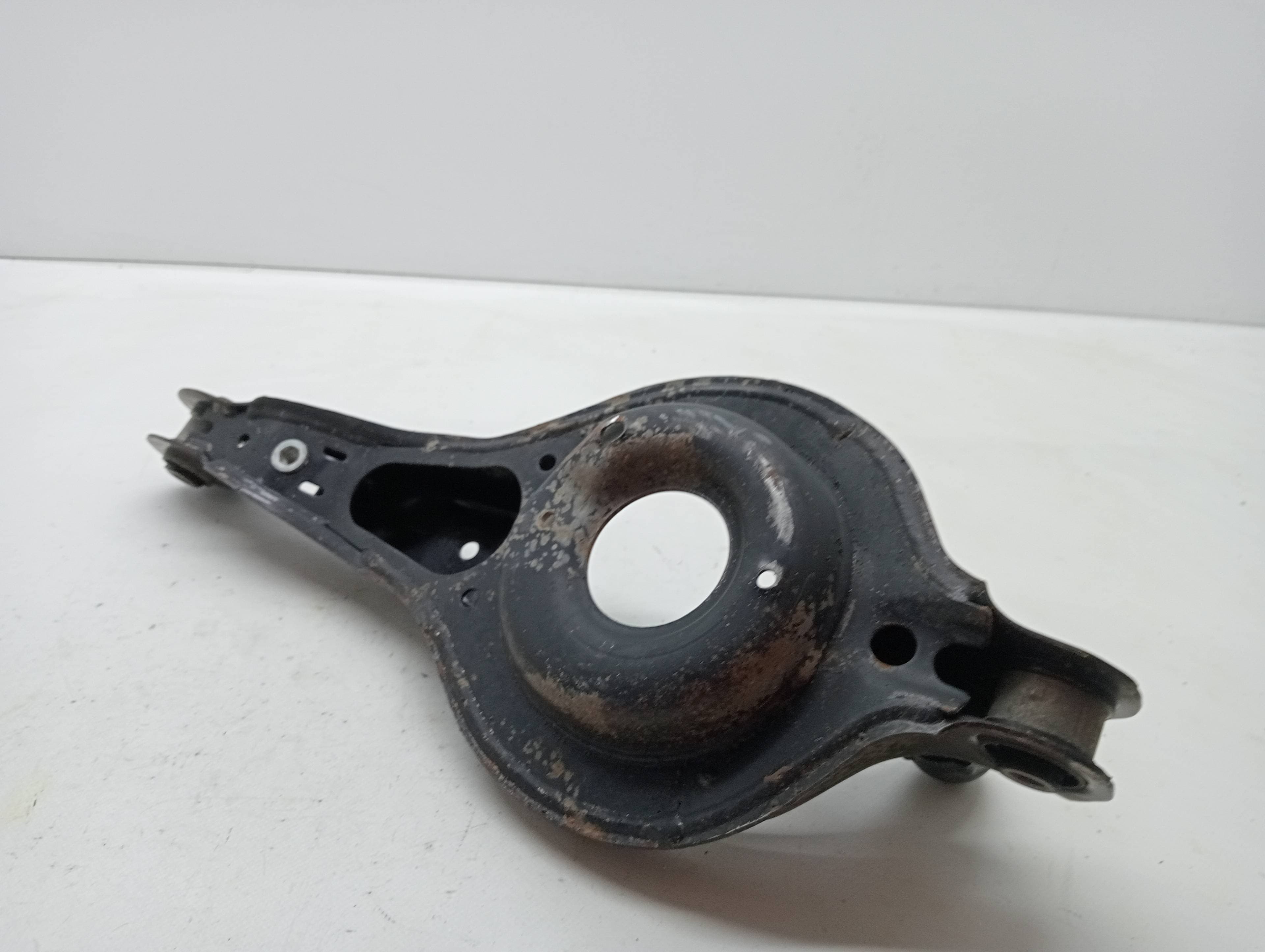 Brazo suspension inferior trasero derecho FORD FOCUS LIM. 2