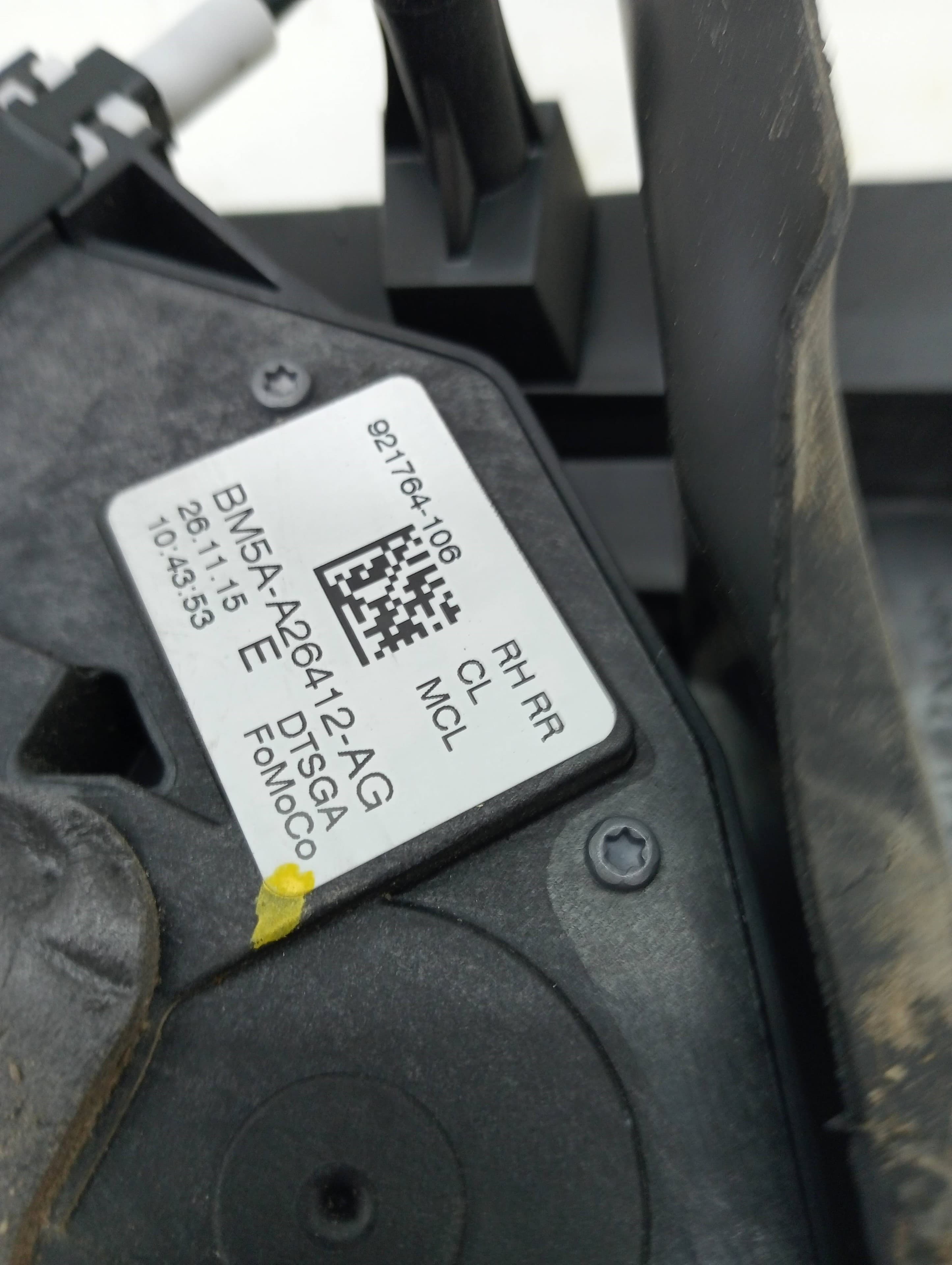 Cerradura puerta trasera derecha FORD FOCUS LIM. 2