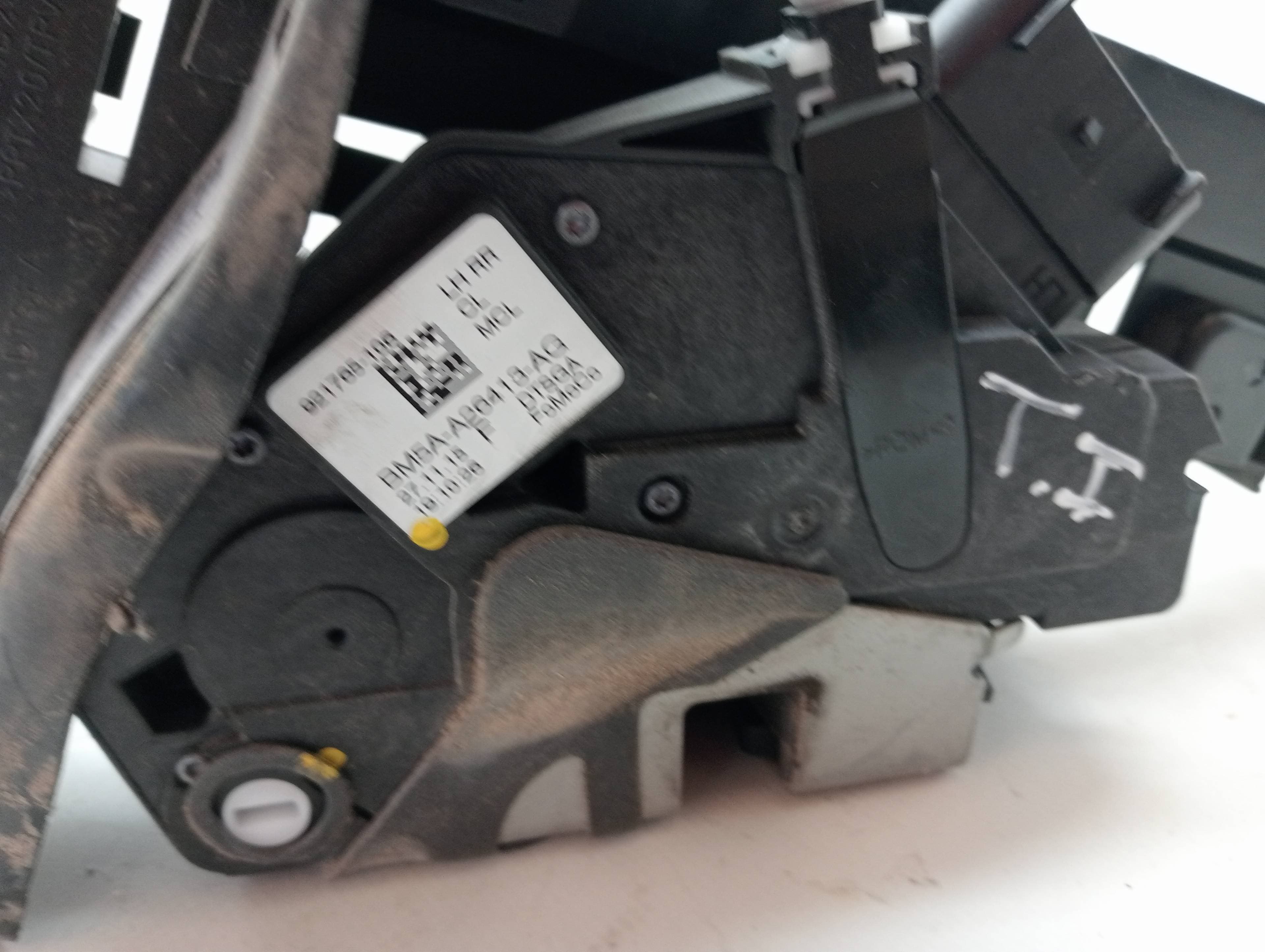 Cerradura puerta trasera izquierda FORD FOCUS LIM. 3