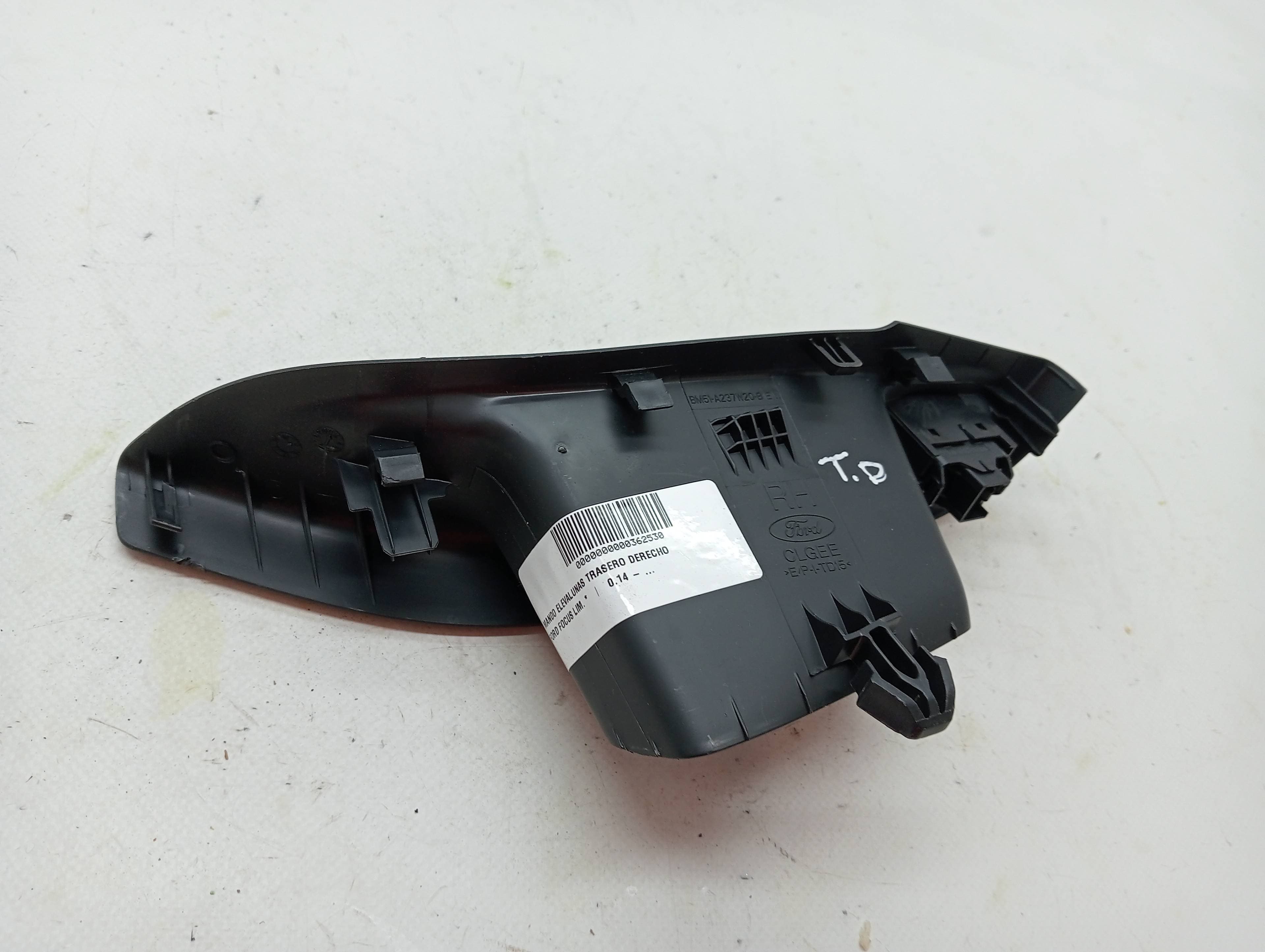 Mando elevalunas trasero derecho FORD FOCUS LIM.