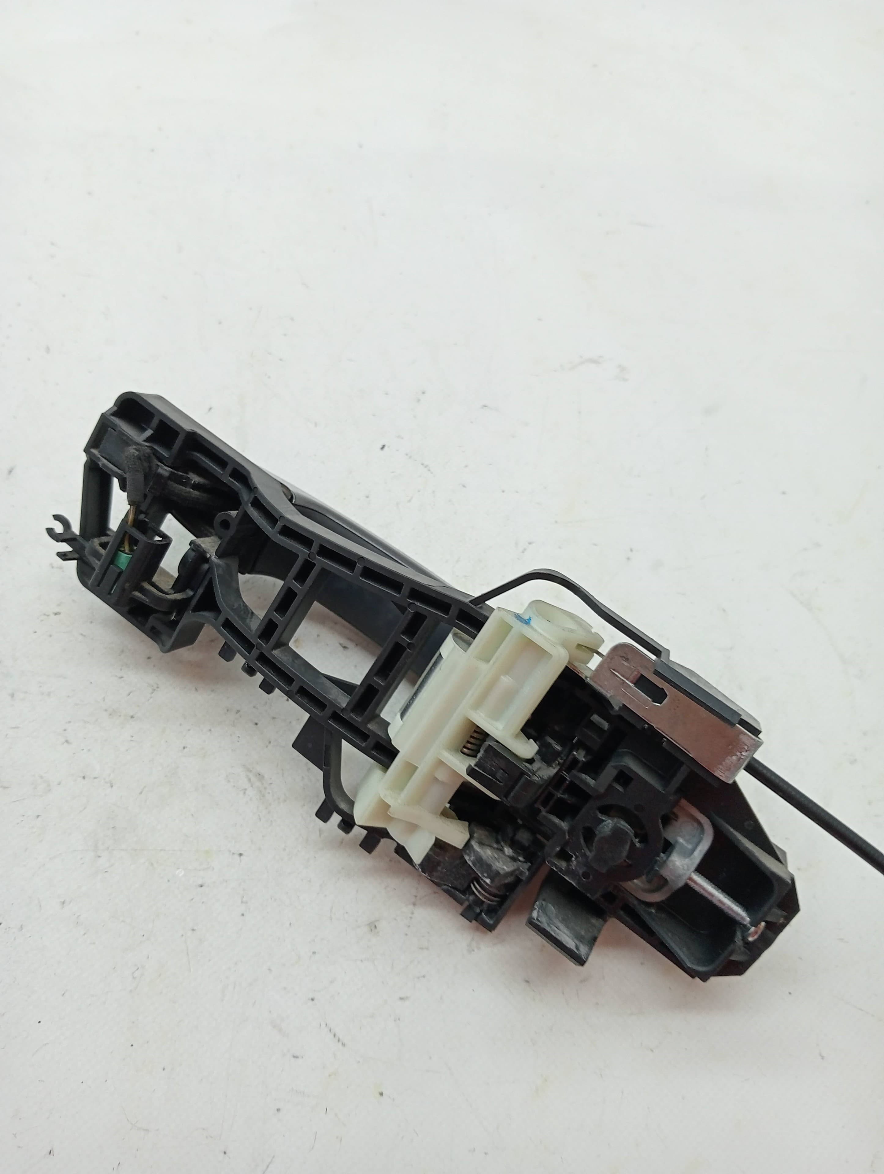 Maneta exterior trasera derecha FORD FOCUS LIM. 2