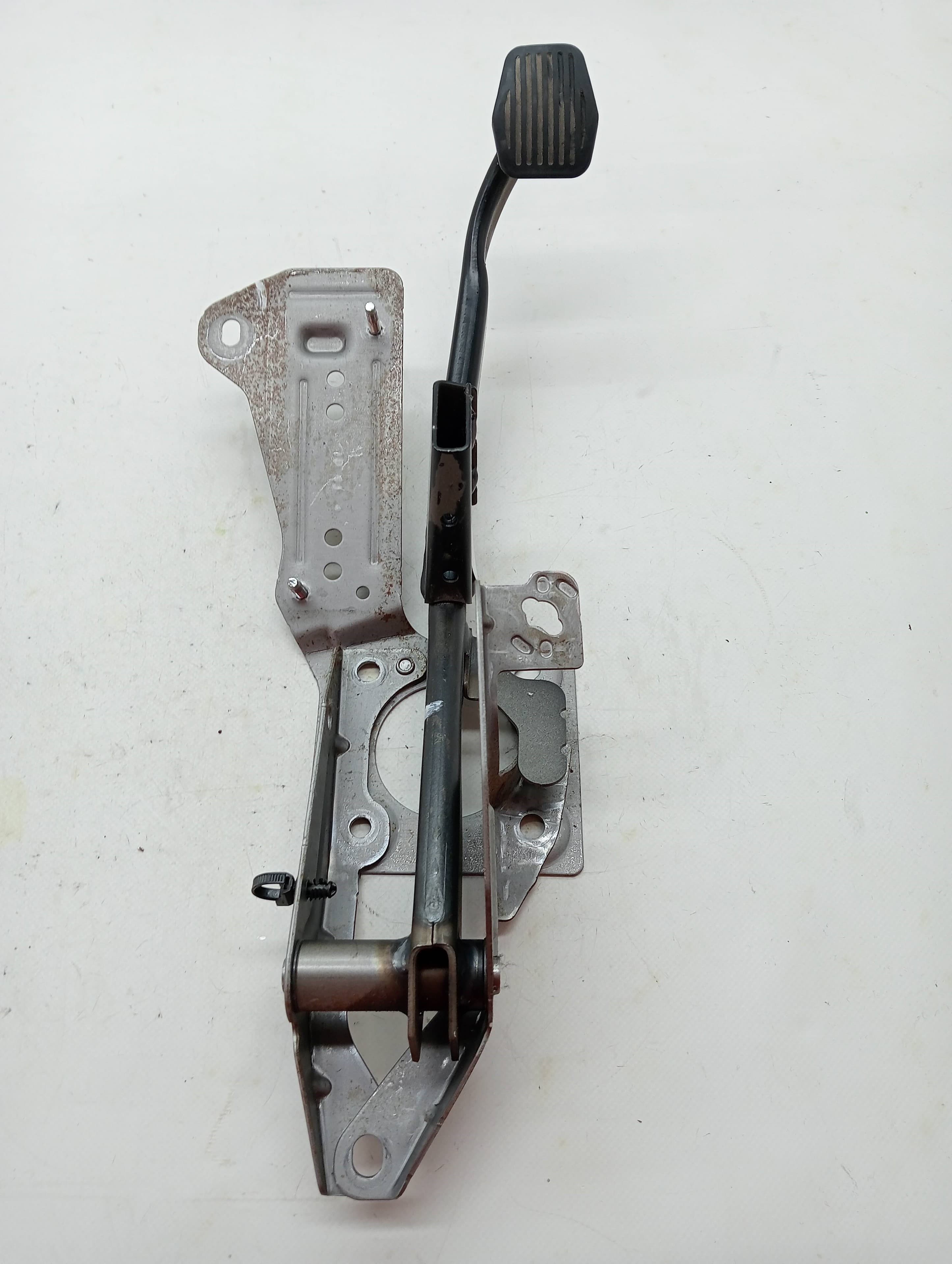 Pedal freno FORD FOCUS LIM. 2