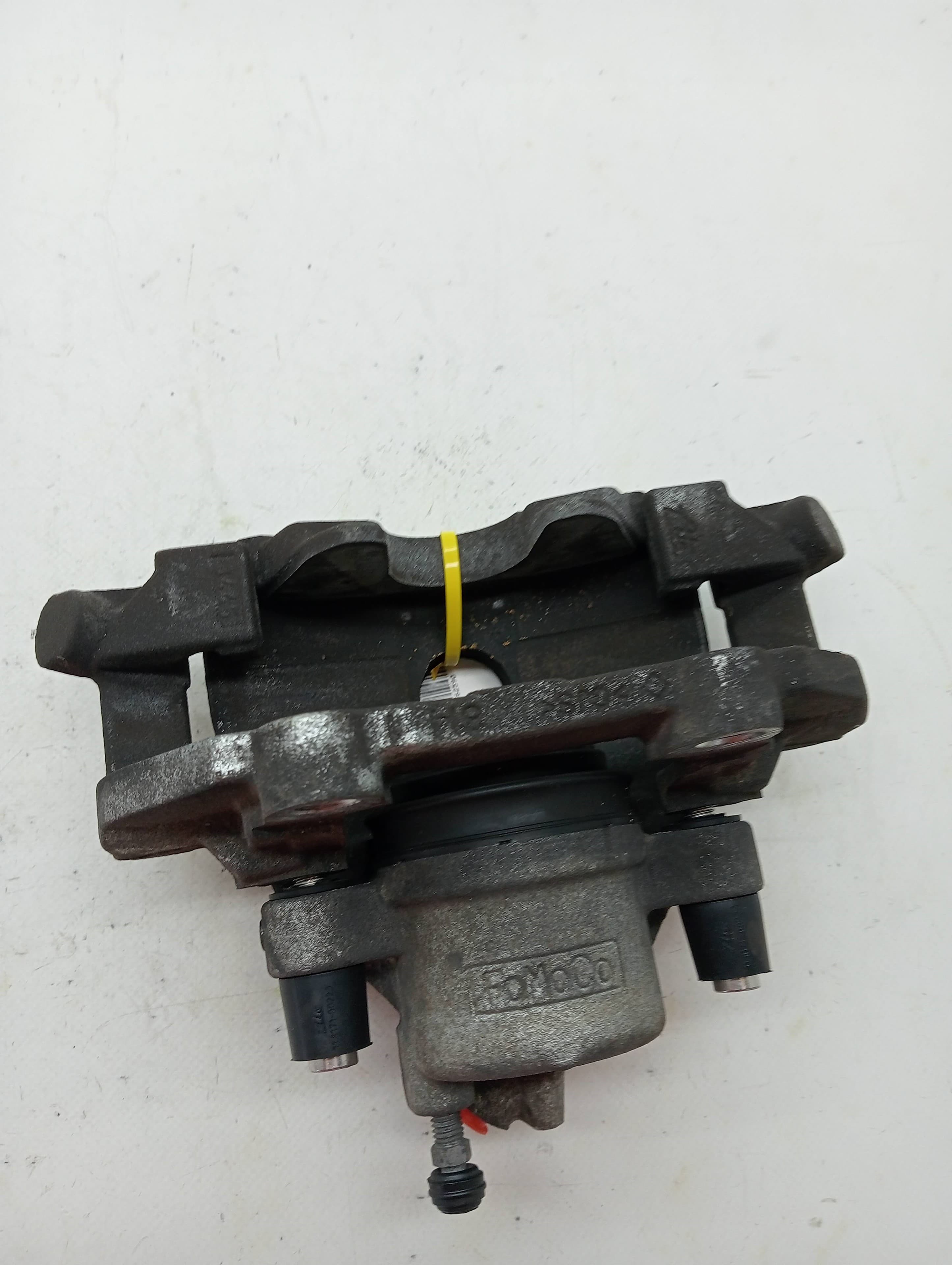 Recambio FORD FOCUS LIM. ref. 1682875 3