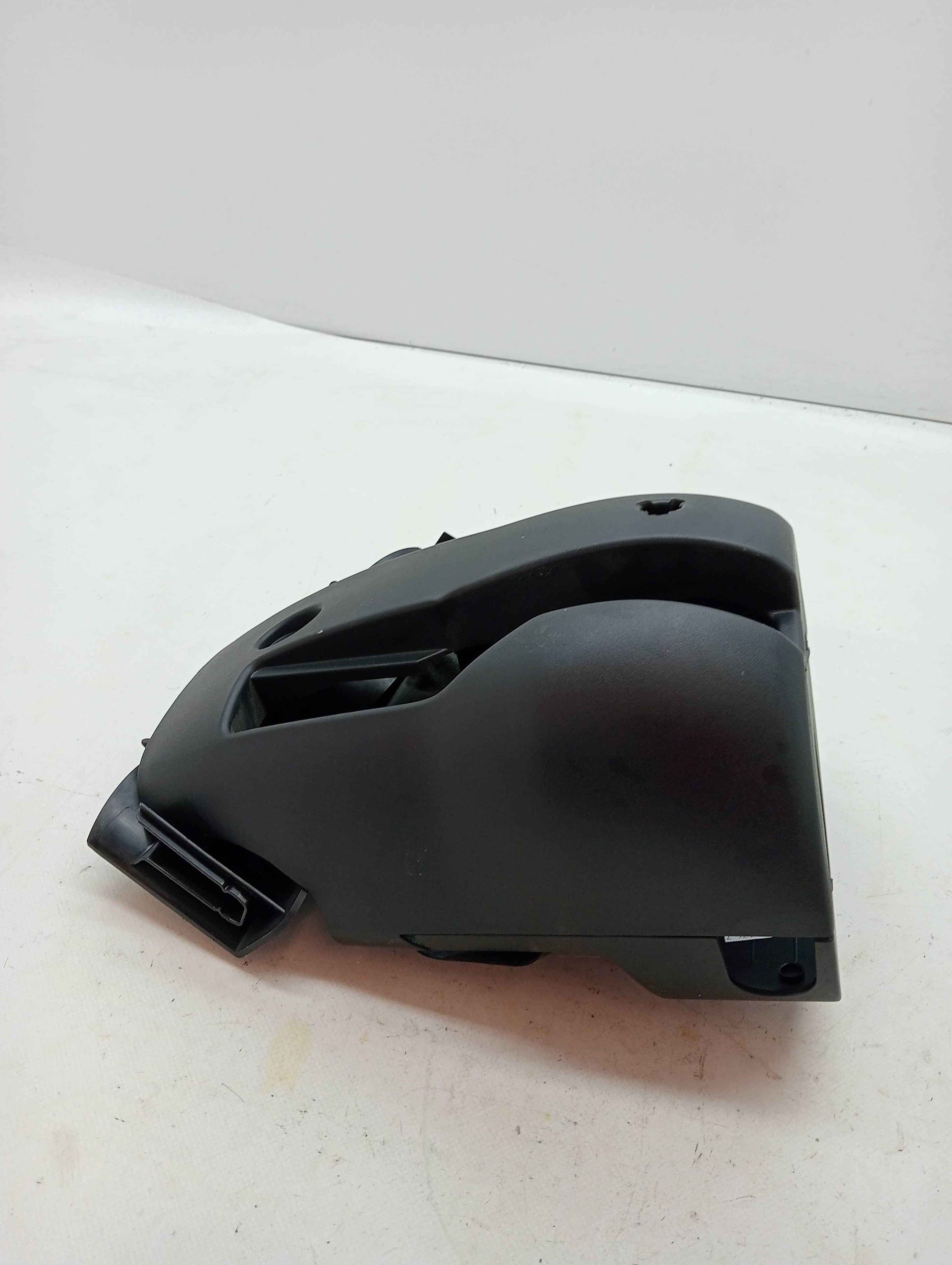 Plastico FORD FOCUS LIM. 2