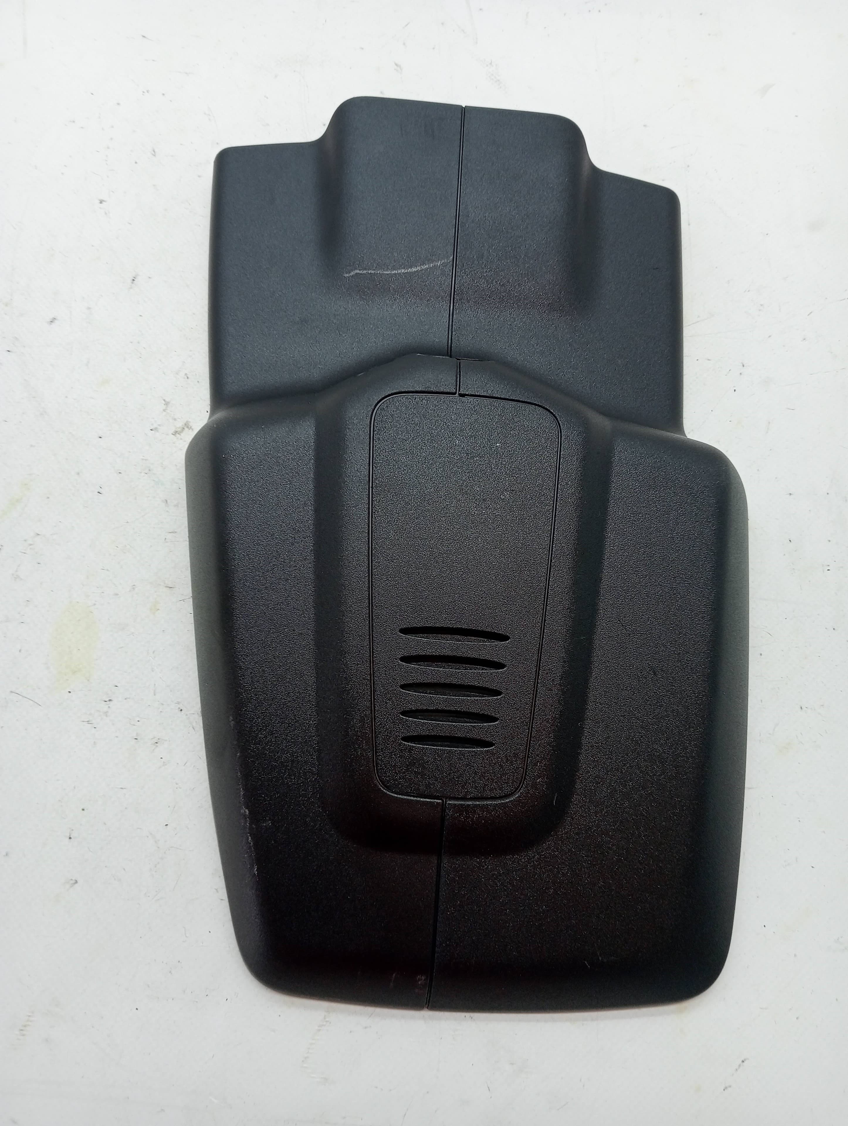 Plastico FORD FOCUS LIM.