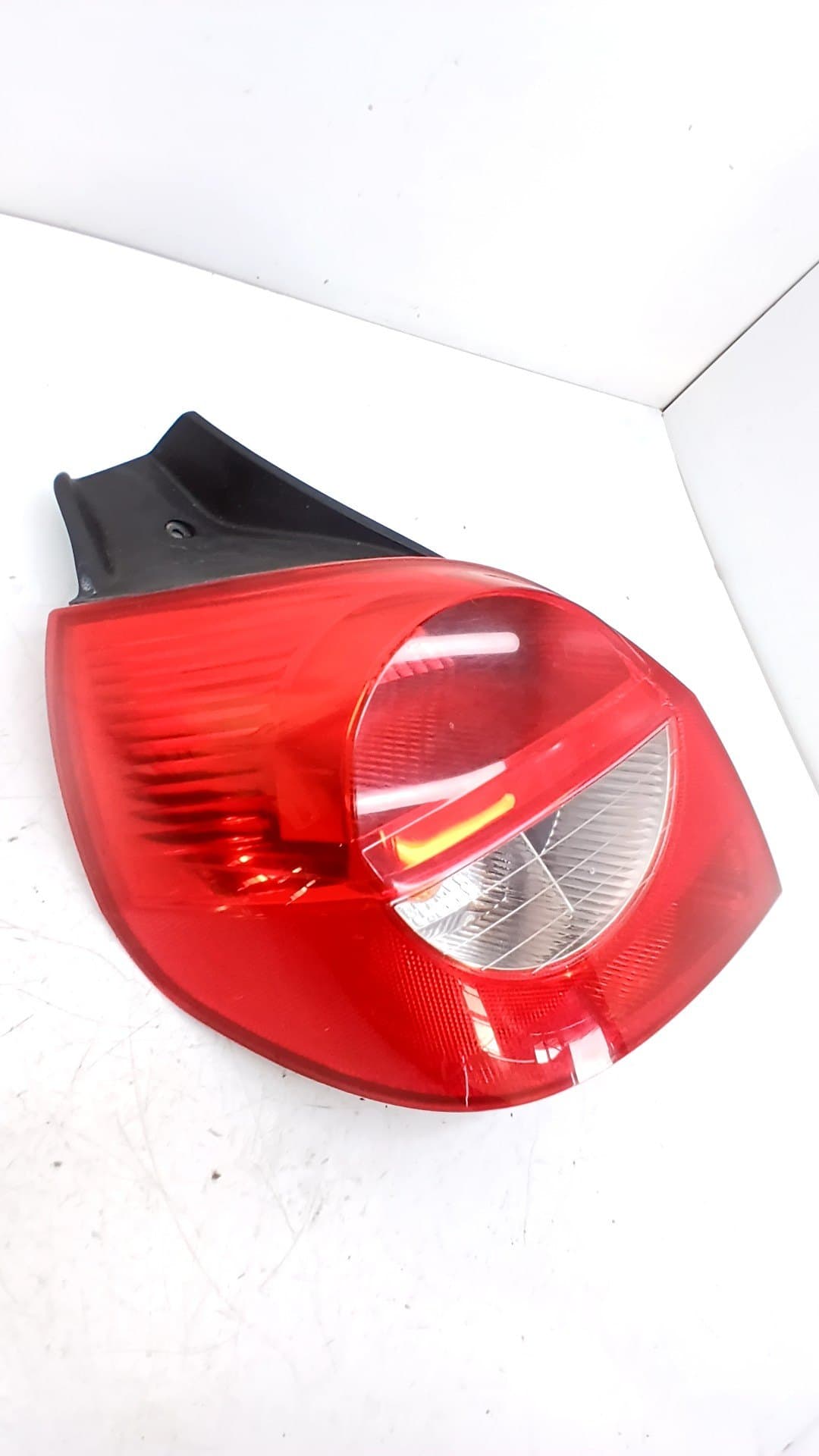 Piloto trasero izquierdo RENAULT CLIO III 2