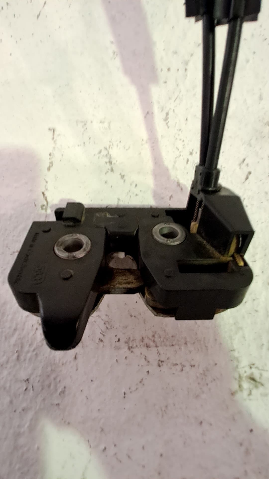 Cerradura maletero / porton FORD FIESTA (CBK) 2