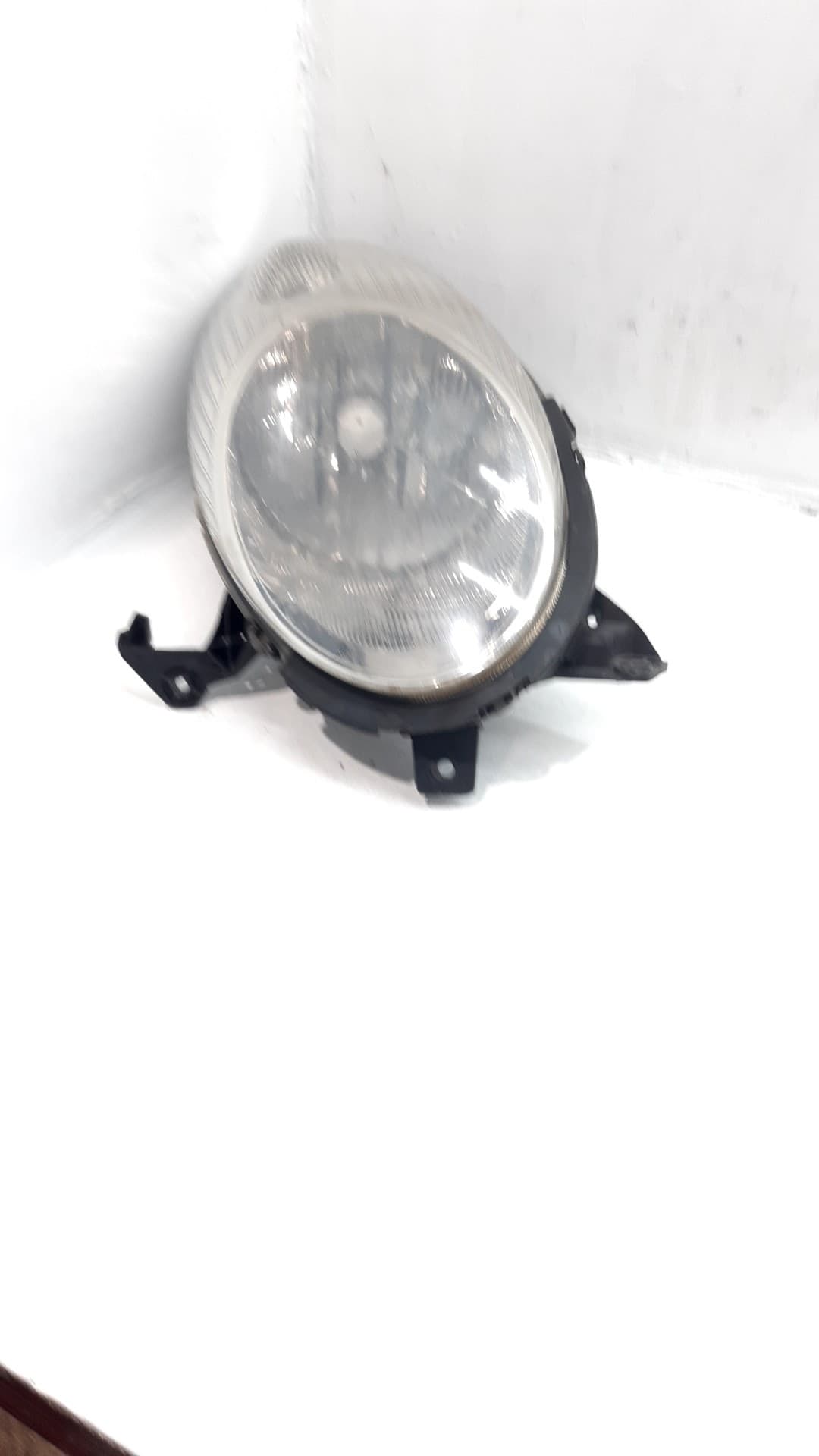 Faro derecho NISSAN MICRA (K12E)