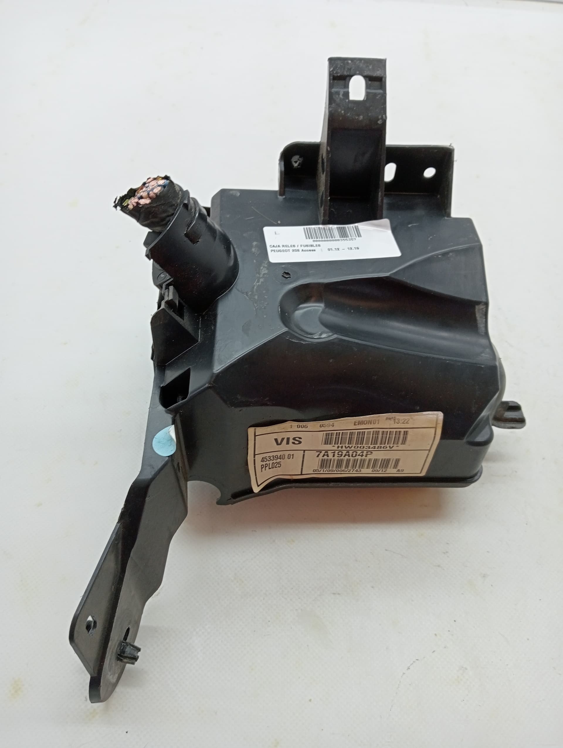 Caja reles / fusibles PEUGEOT 208