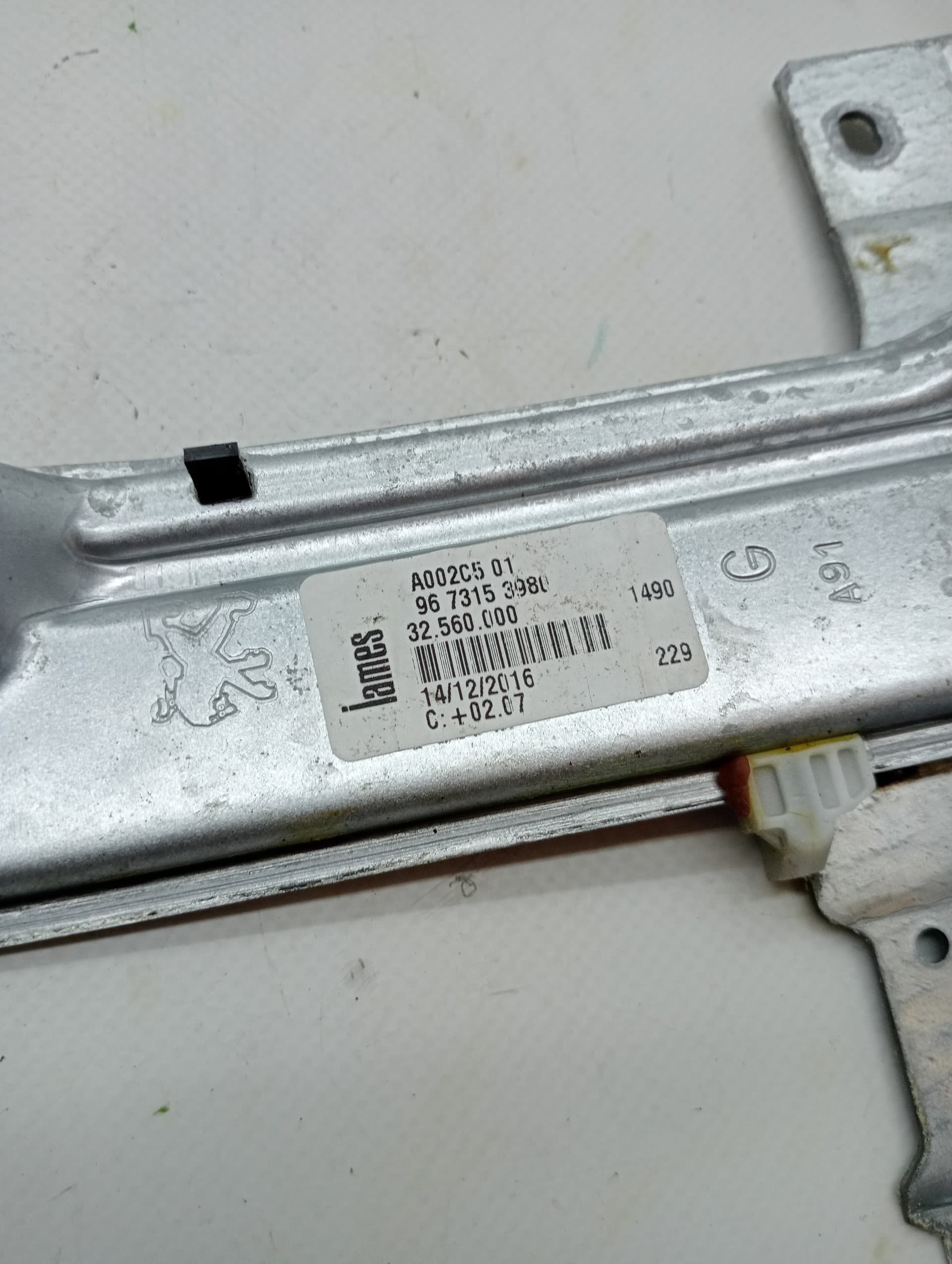 Elevalunas trasero izquierdo PEUGEOT 208 3