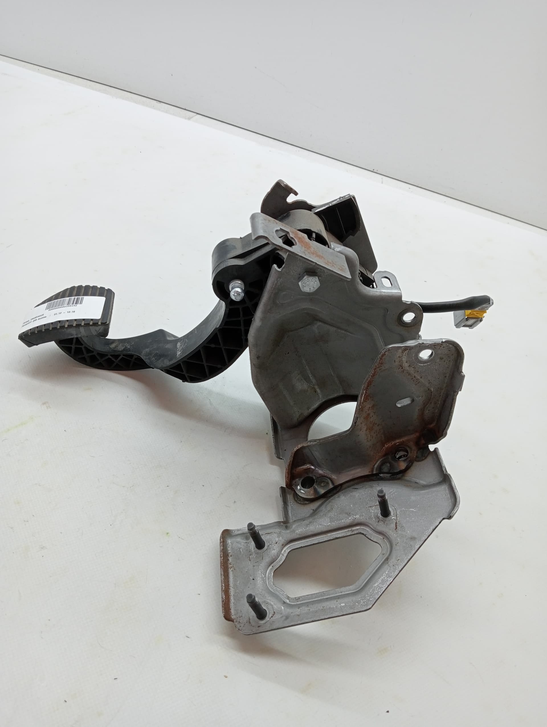 Pedal embrague PEUGEOT 208