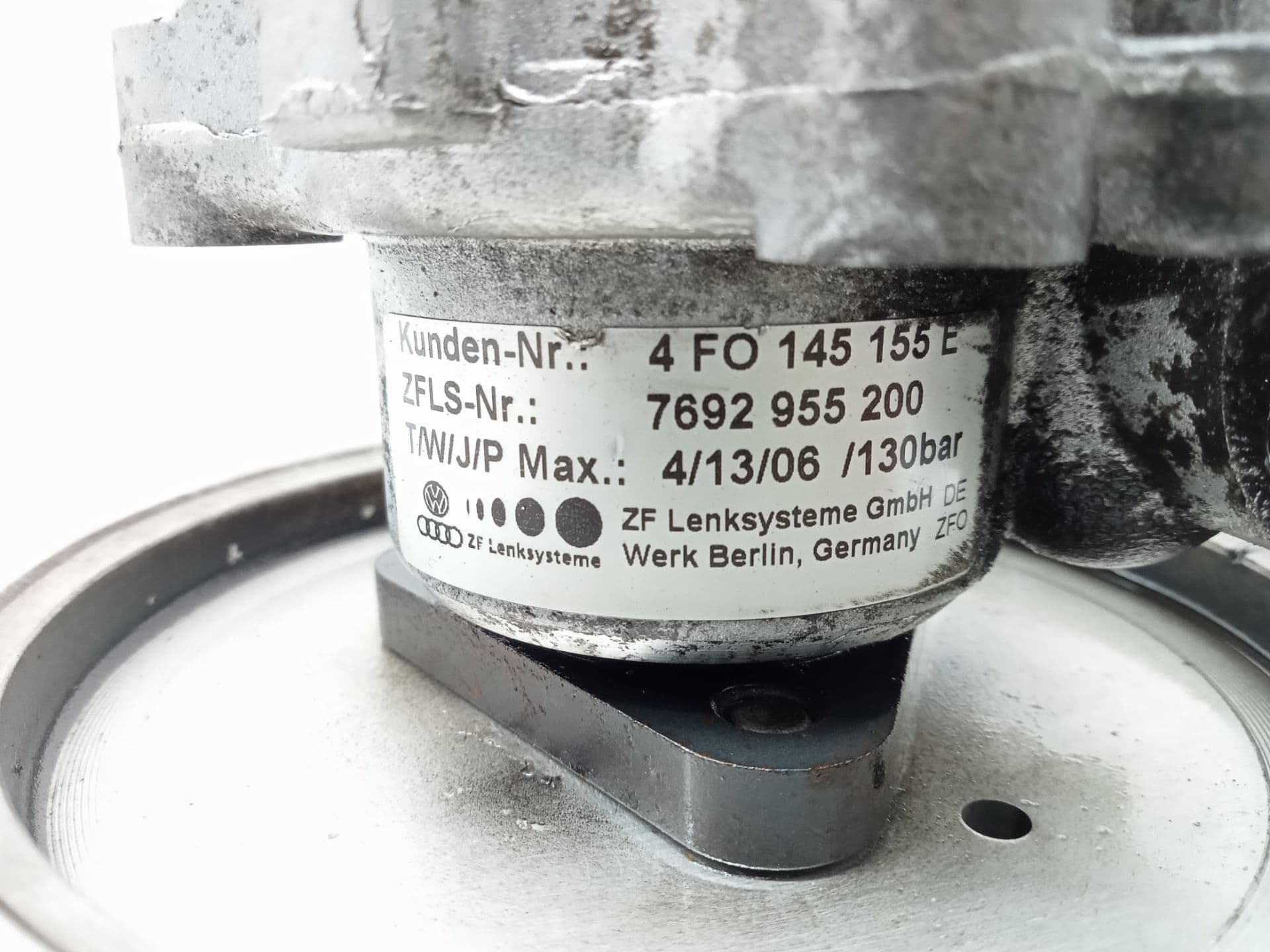 Bomba direccion AUDI A6 AVANT (4F5) 5
