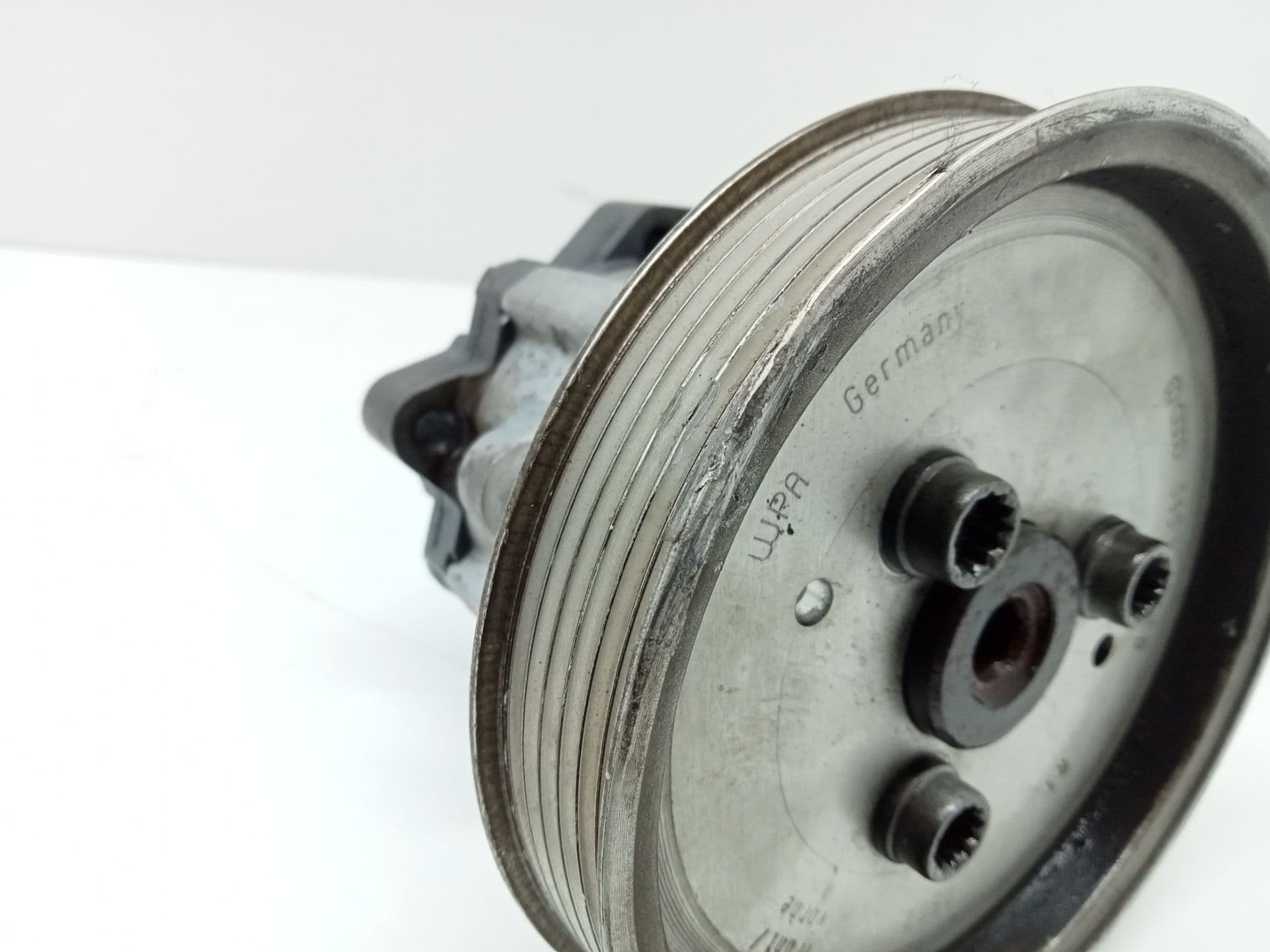 Bomba direccion AUDI A6 AVANT (4F5) 2