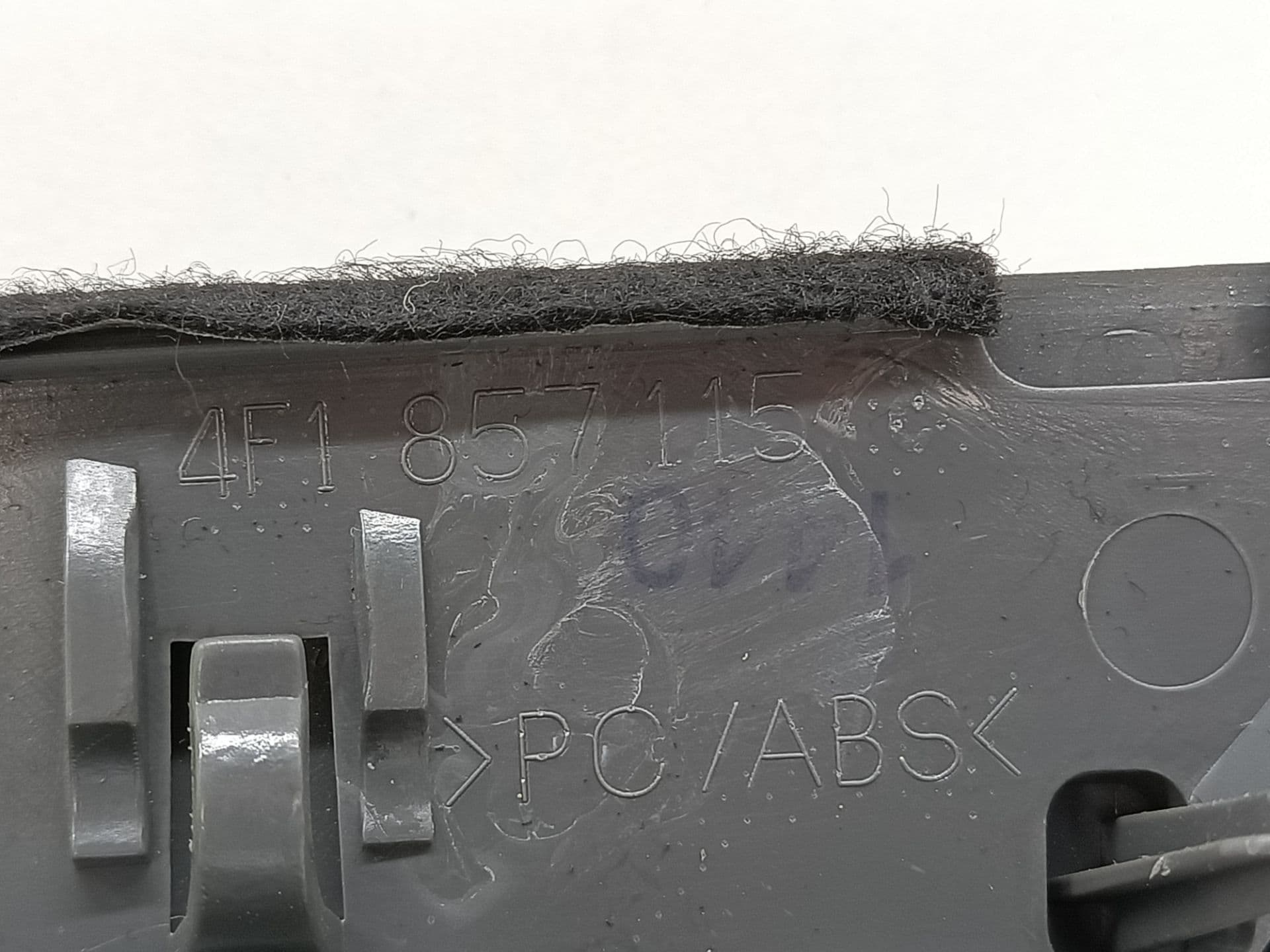 Plastico AUDI A6 AVANT (4F5) 3