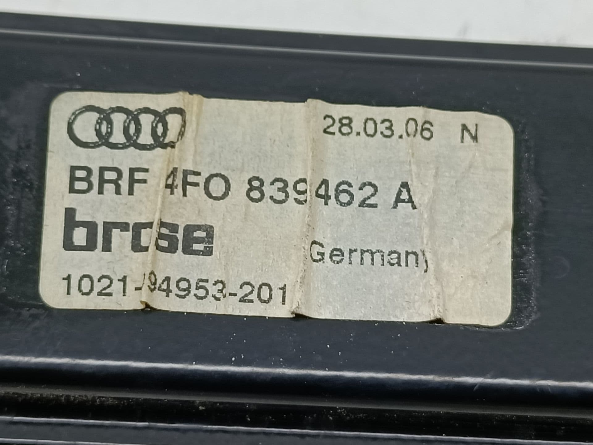 Elevalunas trasero derecho AUDI A6 AVANT (4F5) 4