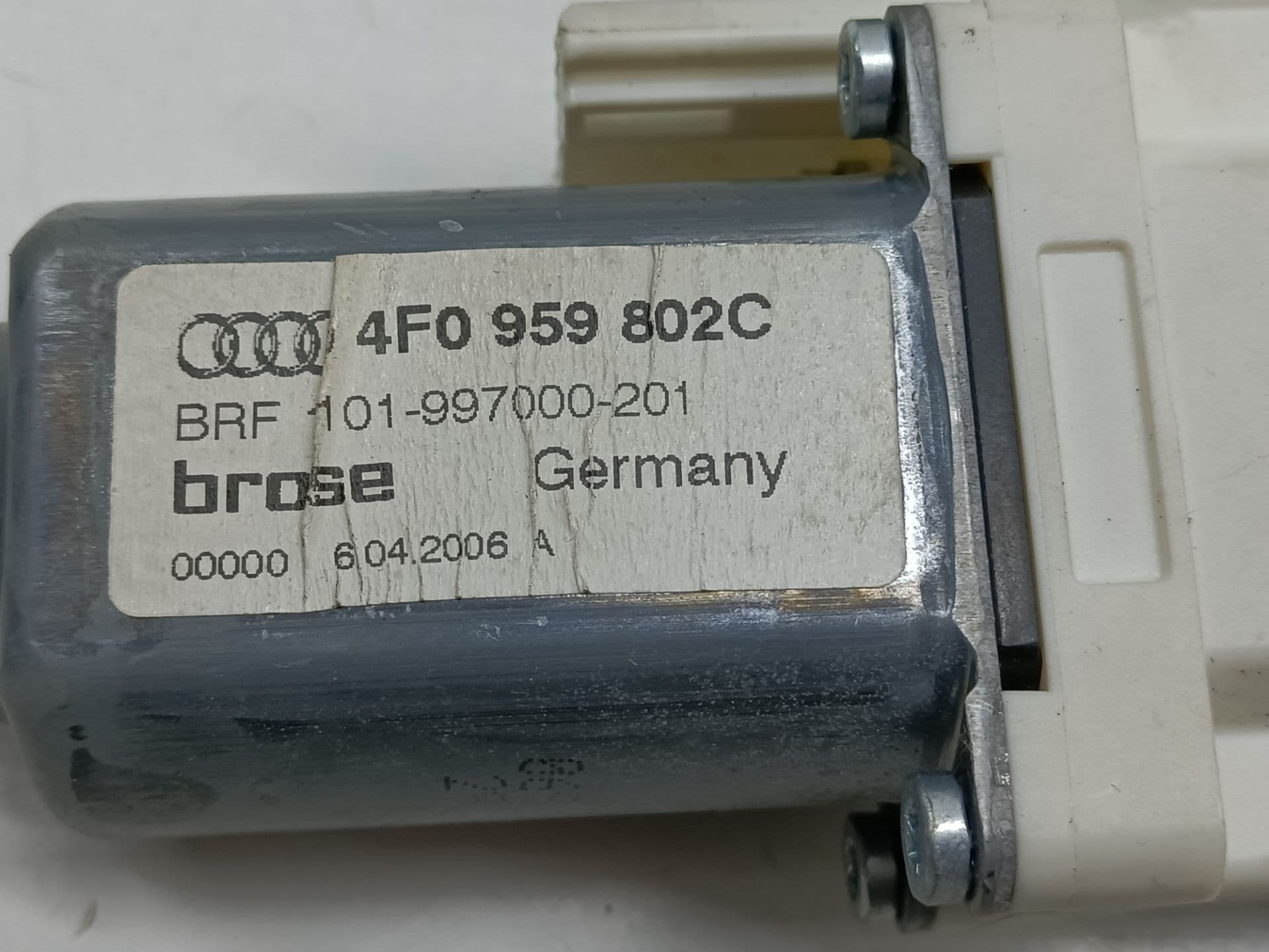 Elevalunas trasero derecho AUDI A6 AVANT (4F5) 2
