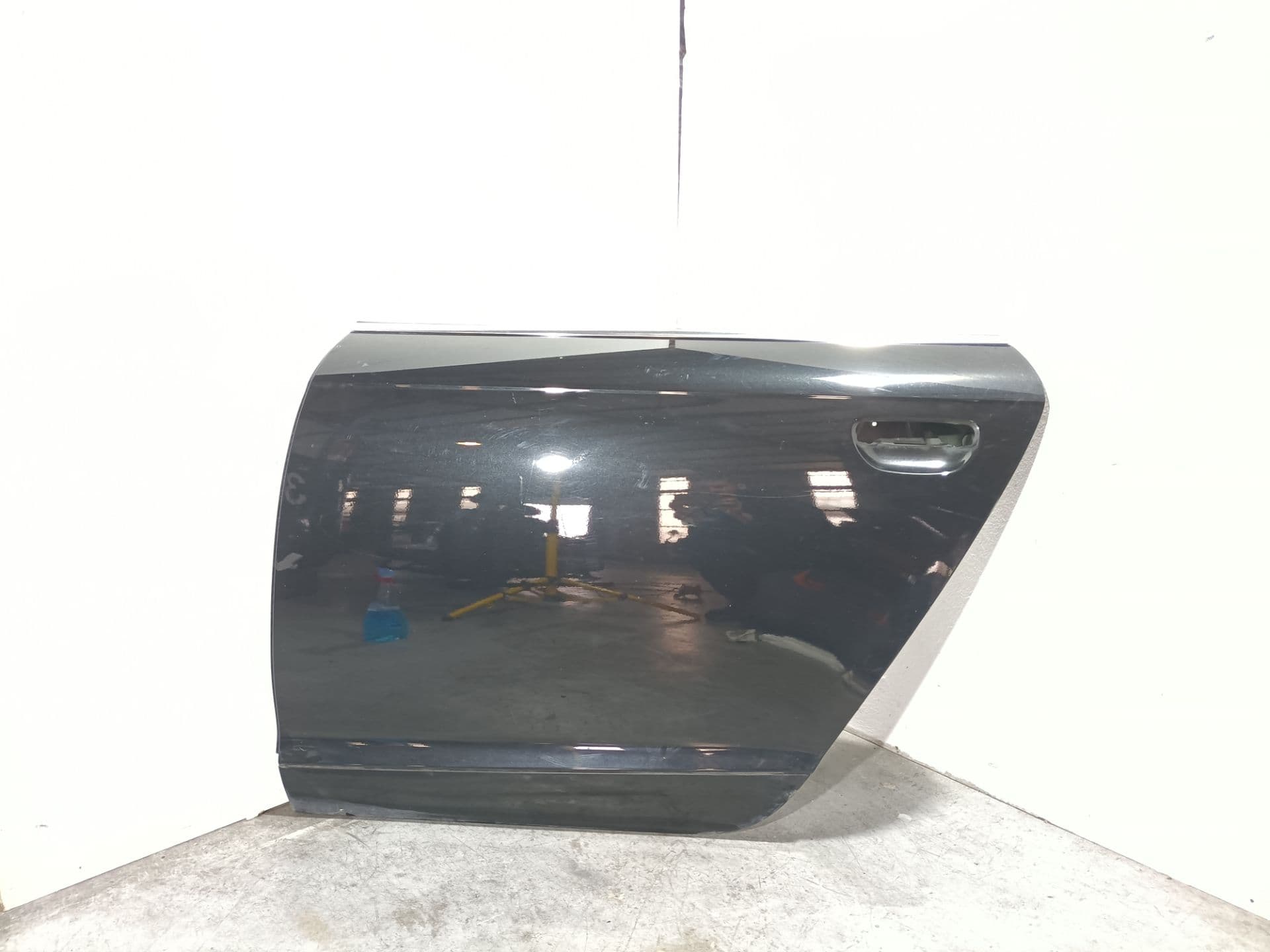 Puerta trasera izquierda AUDI A6 AVANT (4F5)