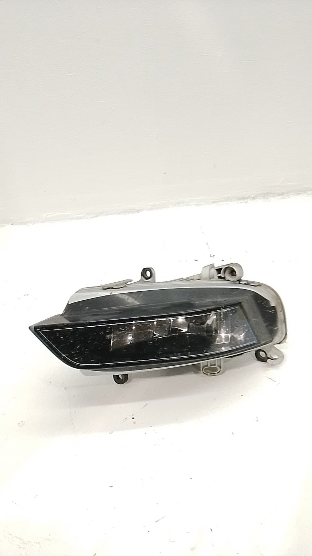 Faro antiniebla izquierdo AUDI A1 SPORTBACK (8XF)