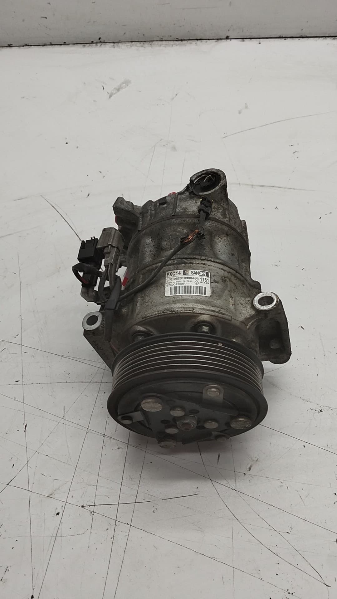 Recambio RENAULT MEGANE IV BERLINA 5P ref. 926001268R 2