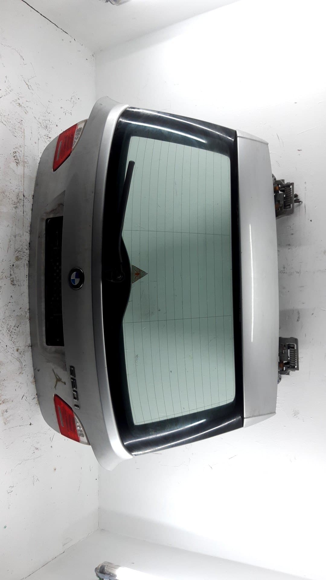 Porton trasero BMW 5 (E12) 4