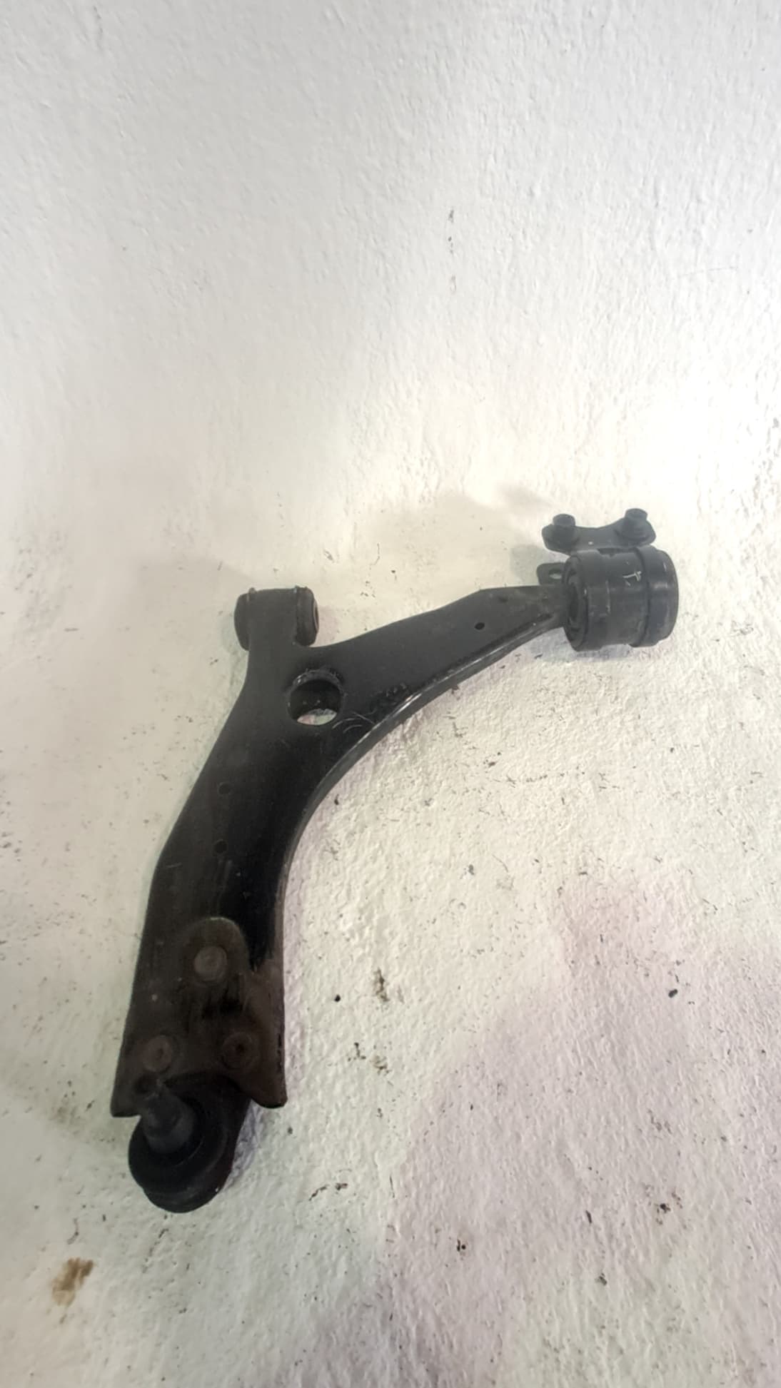 Brazo suspension inferior delantero izquierdo FORD FOCUS BERLINA (CAP)