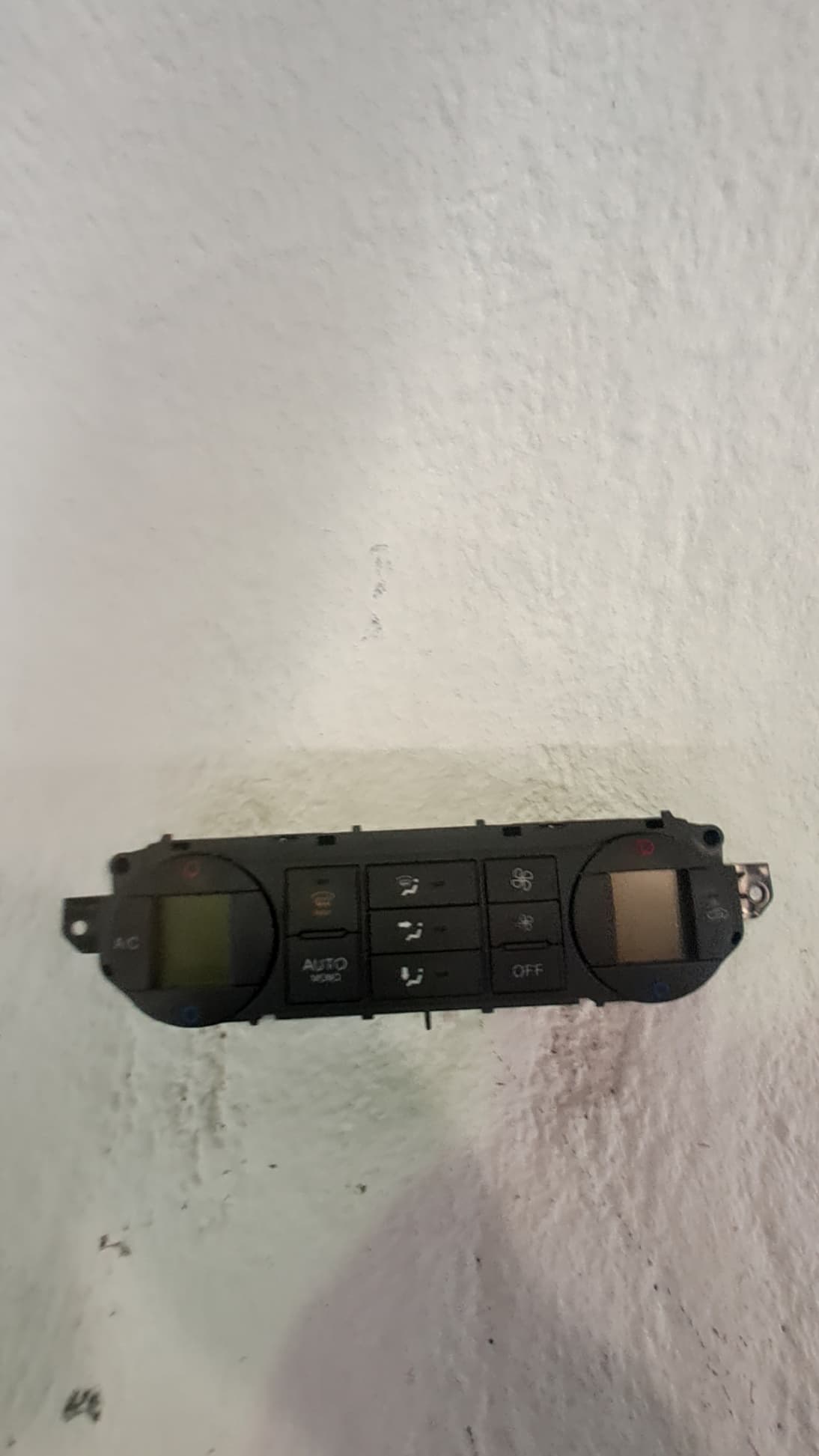 Mando climatizador FORD FOCUS BERLINA (CAP)