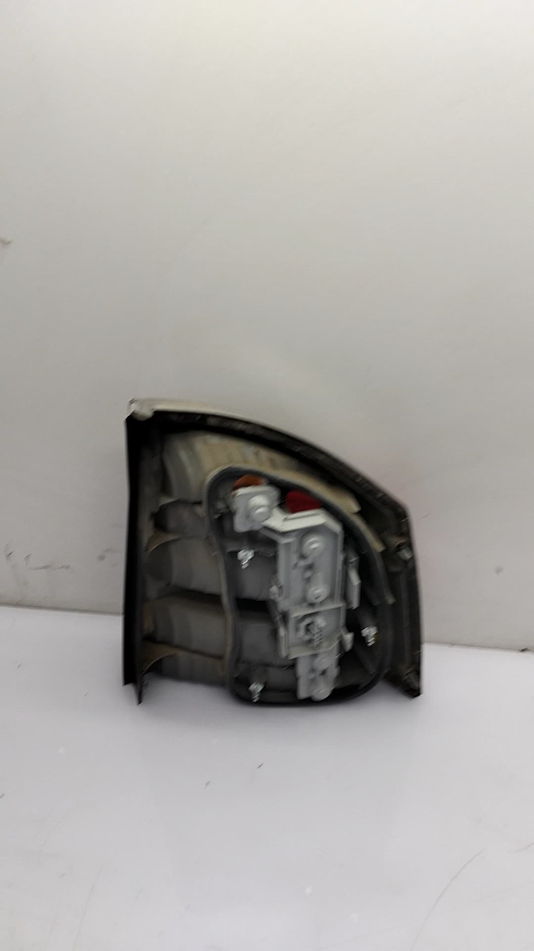 Piloto trasero izquierdo OPEL VECTRA B BERLINA 3
