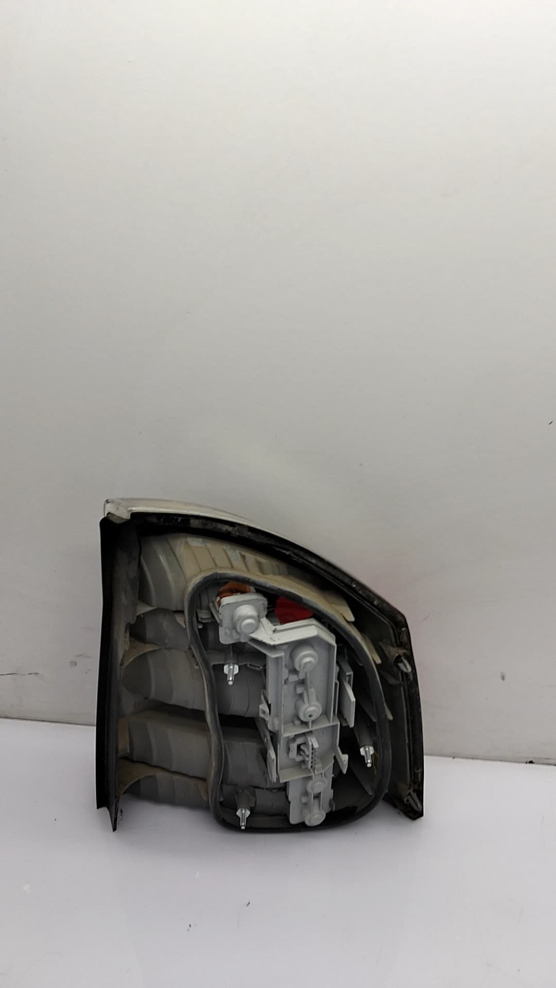 Piloto trasero izquierdo OPEL VECTRA B BERLINA 2