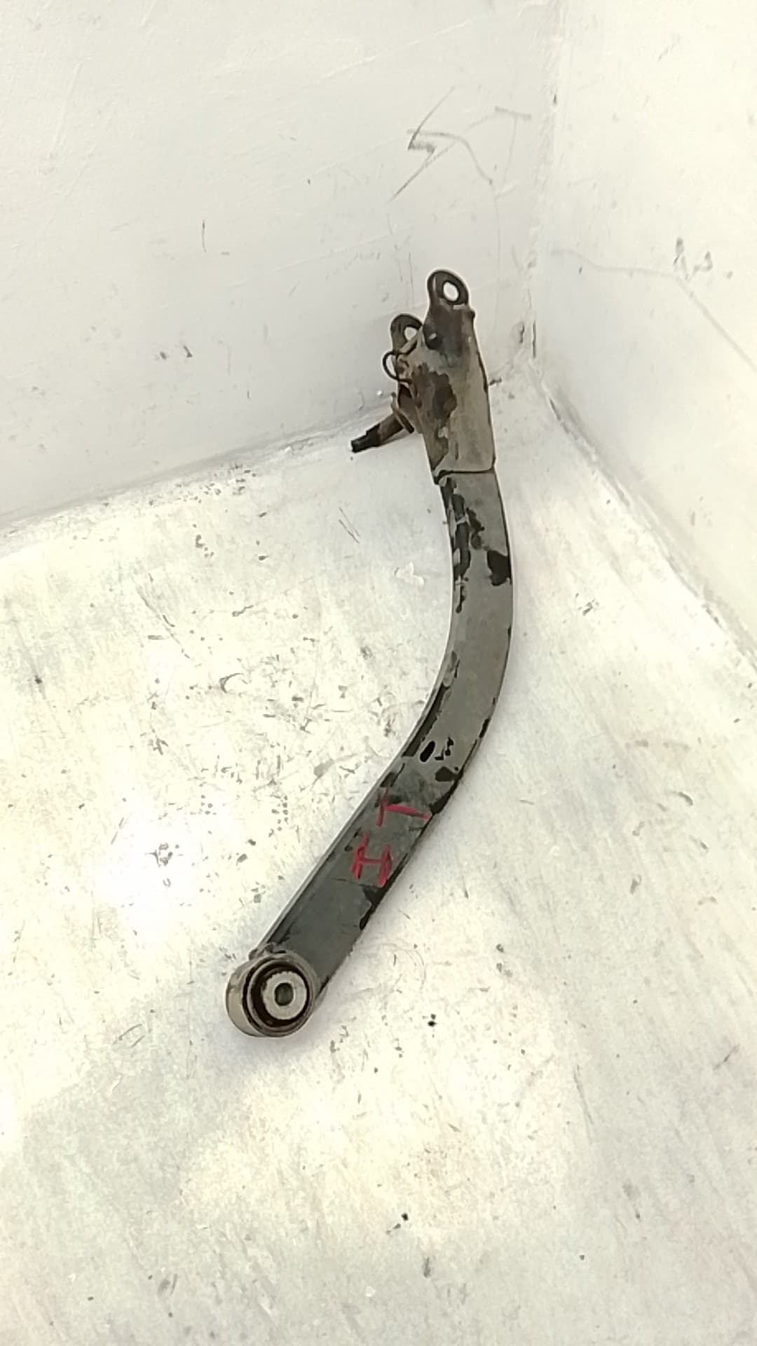 Brazo suspension inferior trasero izquierdo ALFA ROMEO GIULIETTA (191)