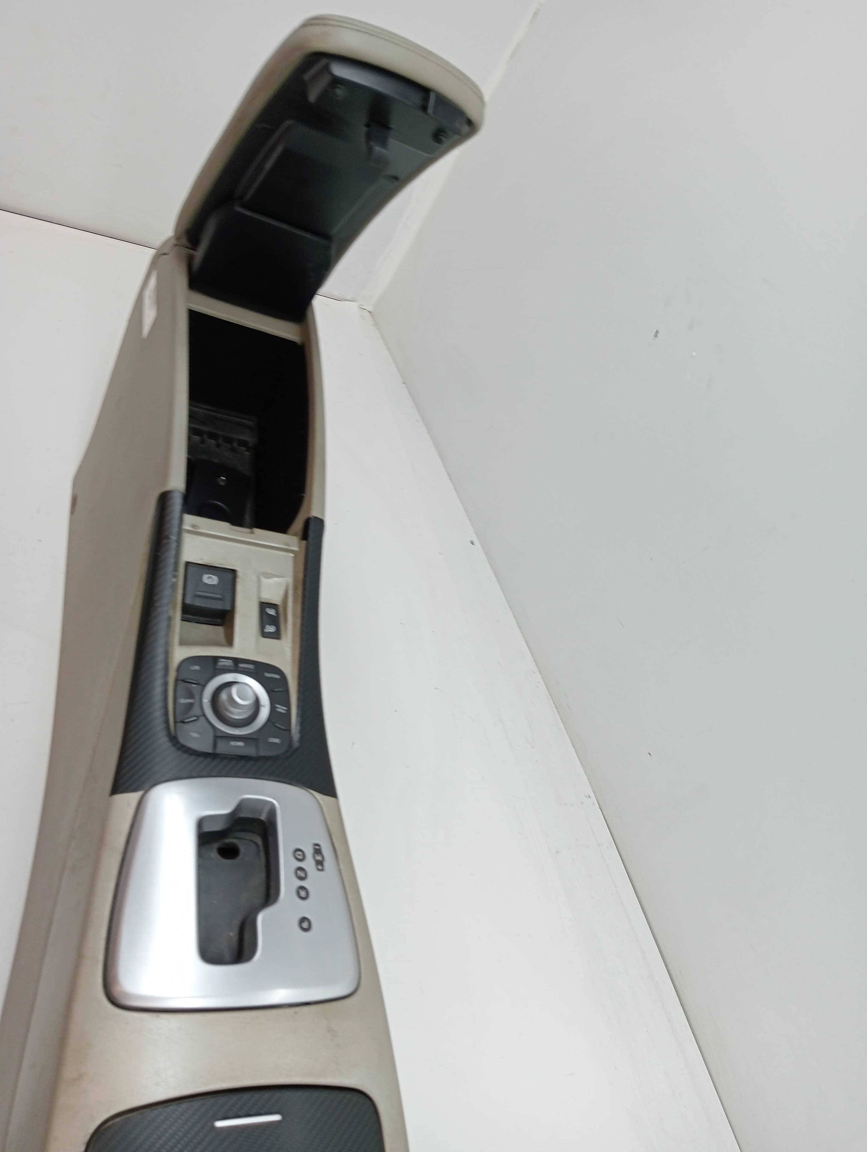 Consola central RENAULT LAGUNA III 2