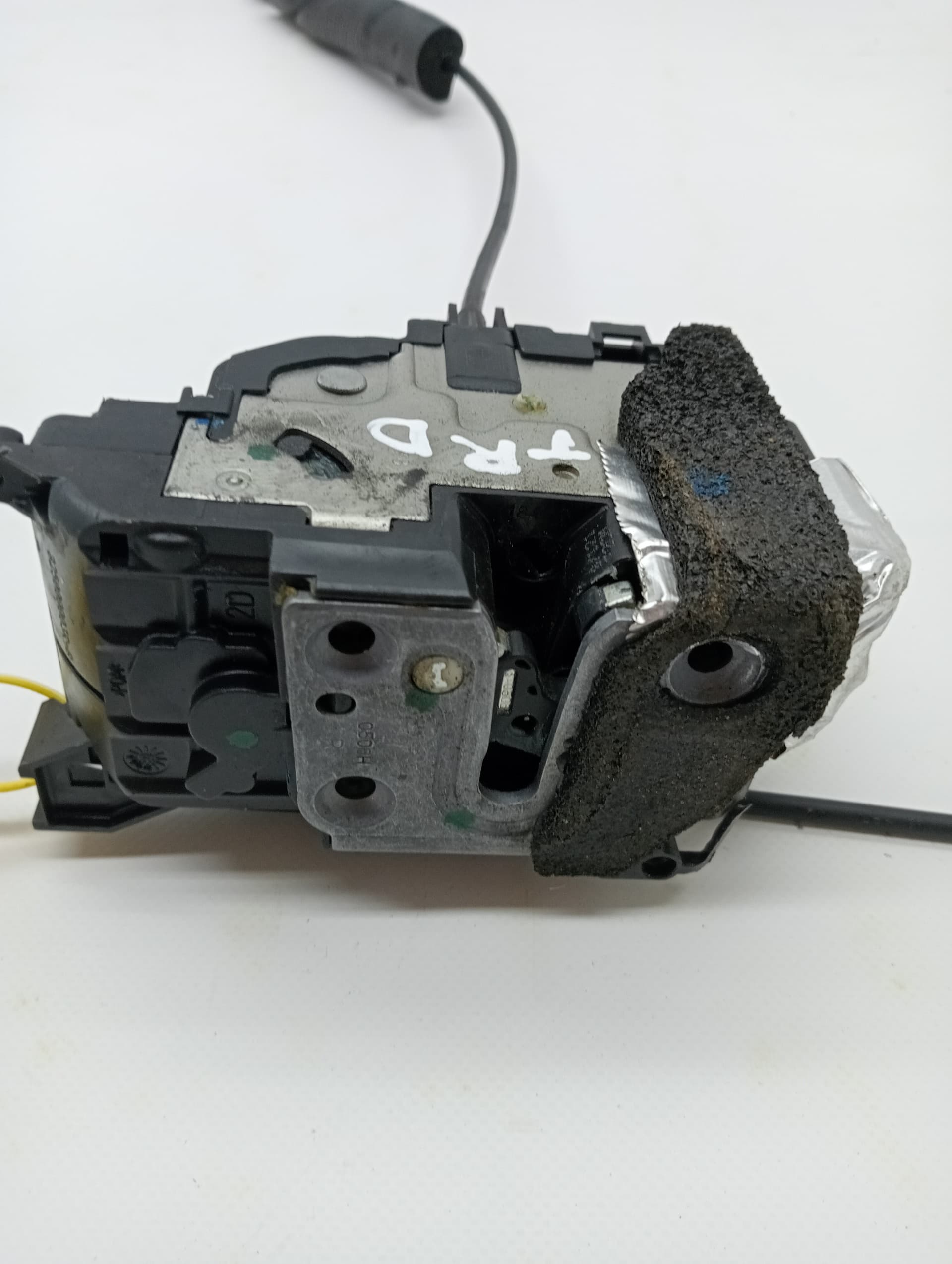Cerradura puerta trasera derecha RENAULT LAGUNA III 2