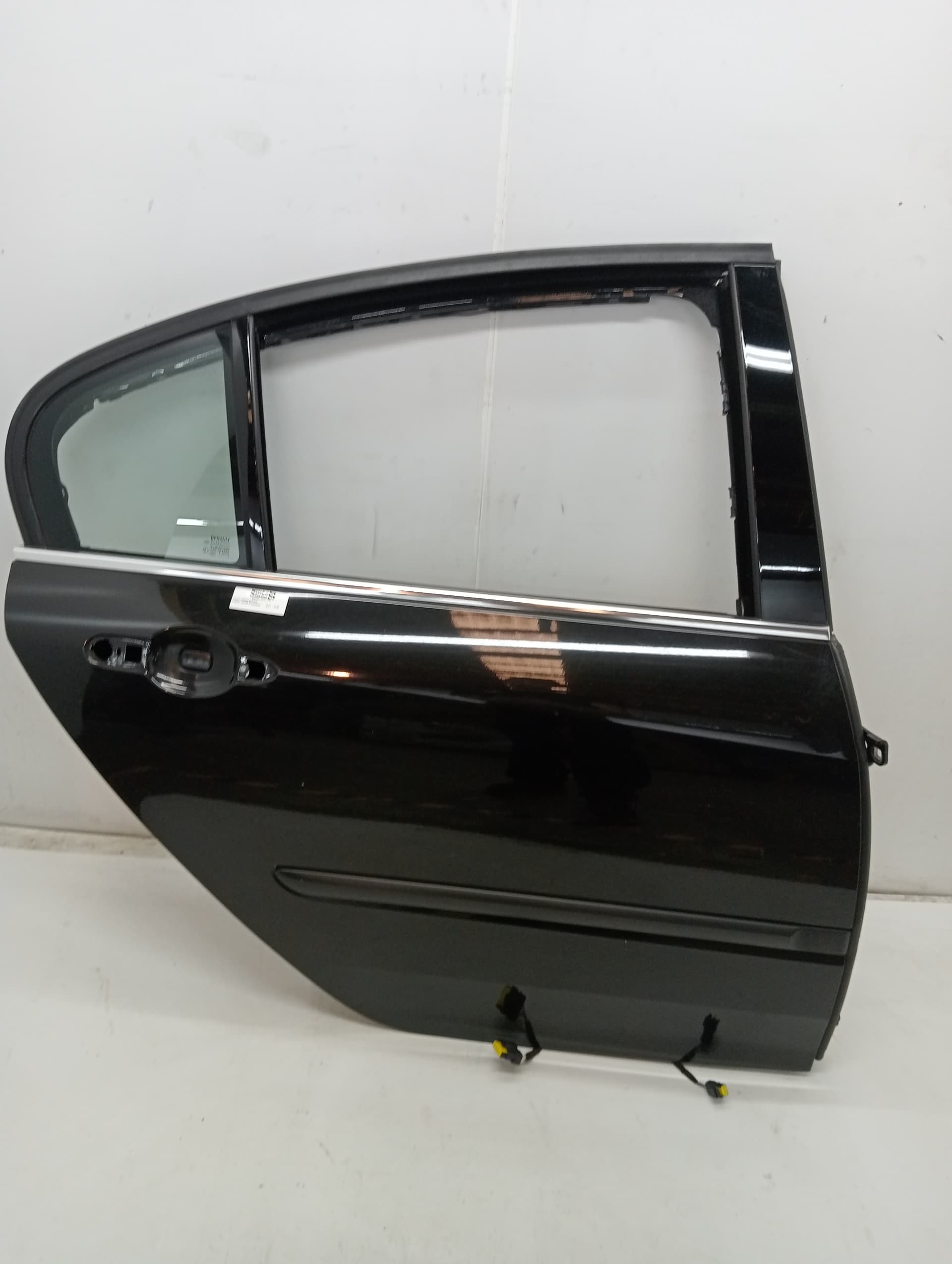 Puerta trasera derecha RENAULT LAGUNA III