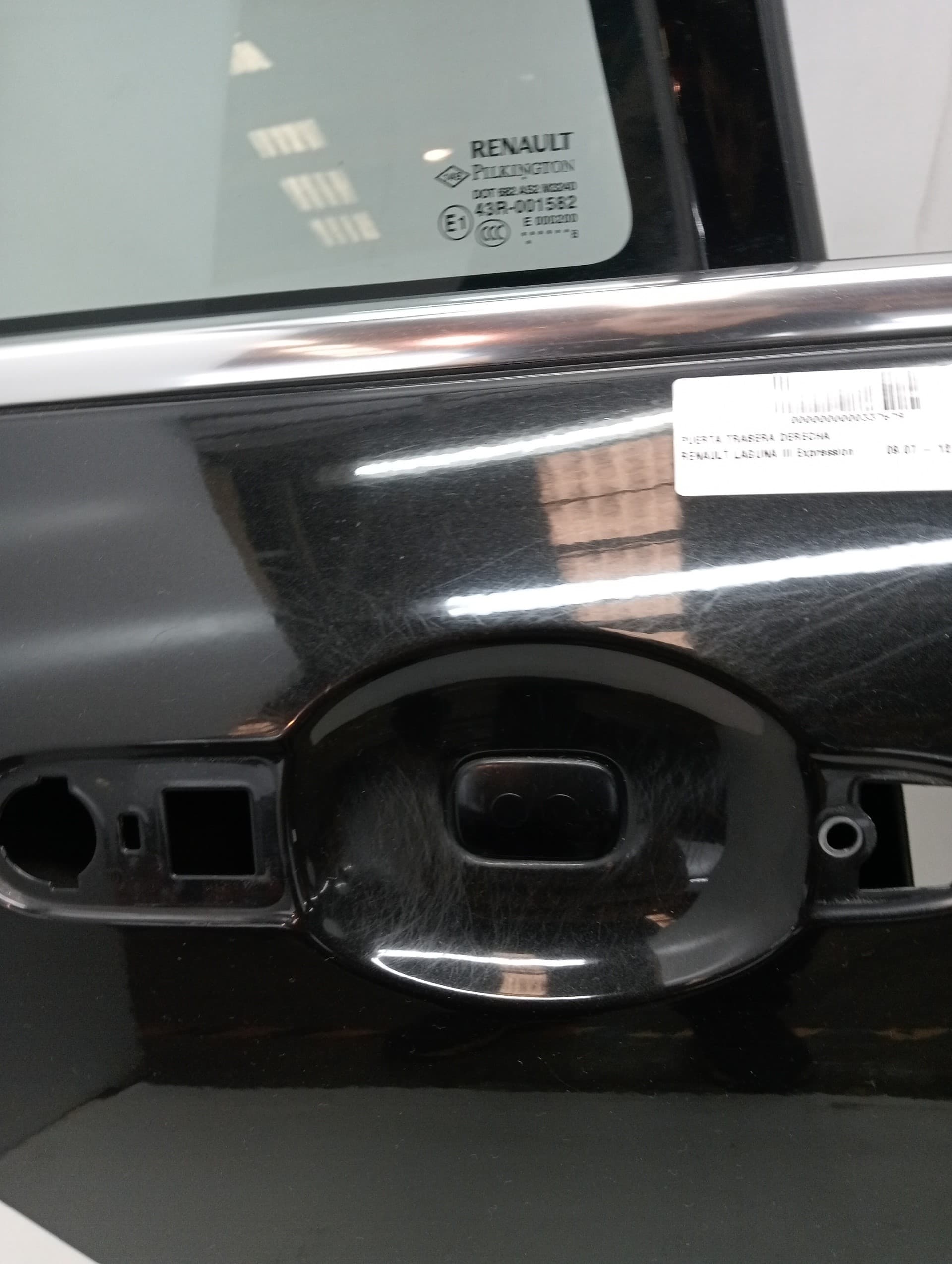 Puerta trasera derecha RENAULT LAGUNA III 3