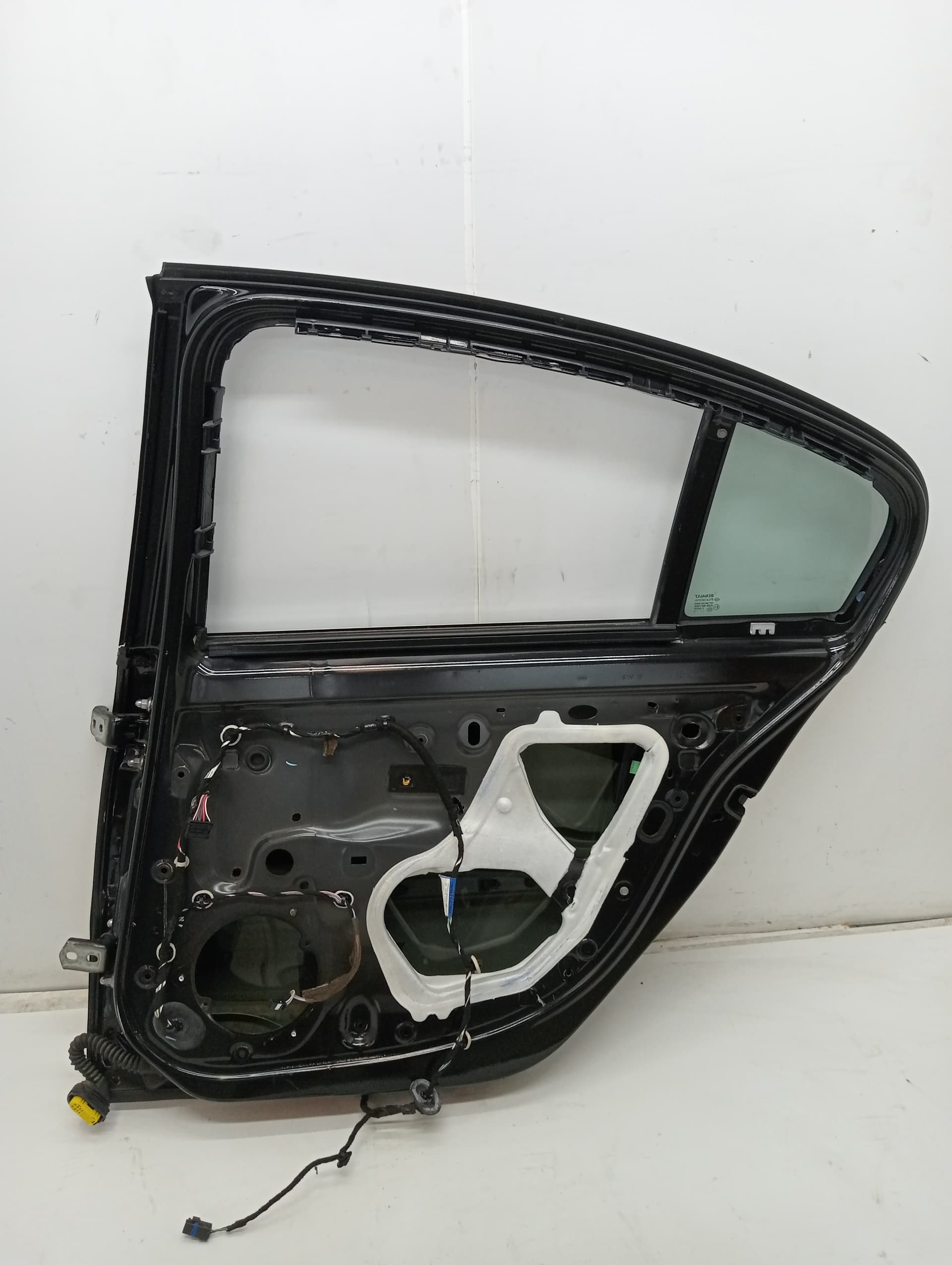 Puerta trasera derecha RENAULT LAGUNA III 2