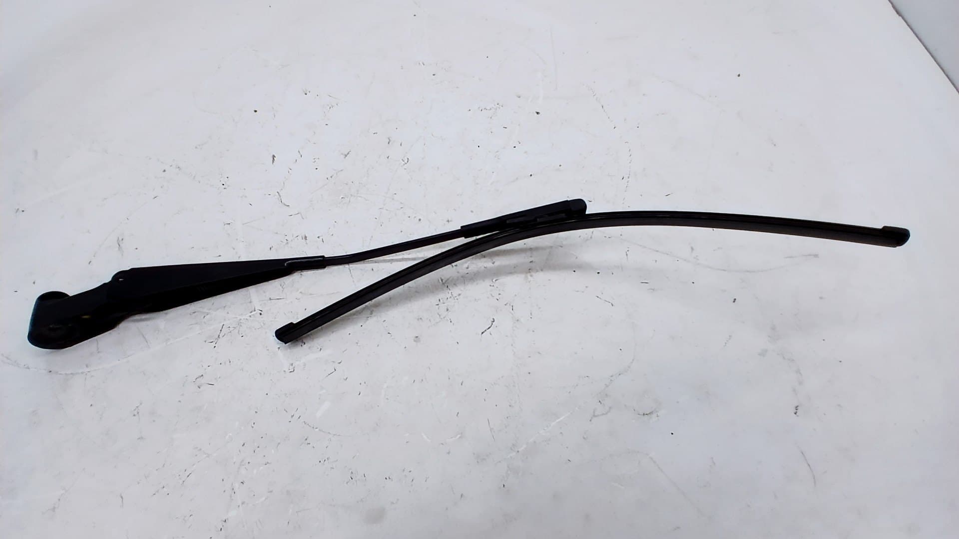 Brazo limpia trasero MERCEDES-BENZ VITO