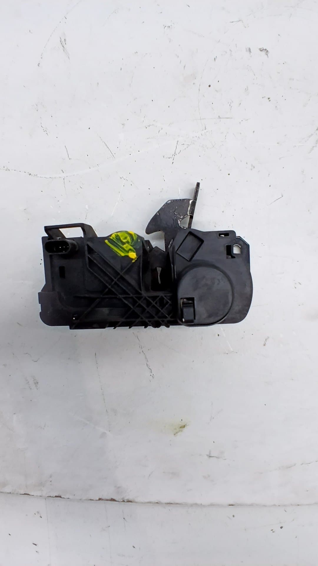 Cerradura capot MERCEDES-BENZ VITO 2