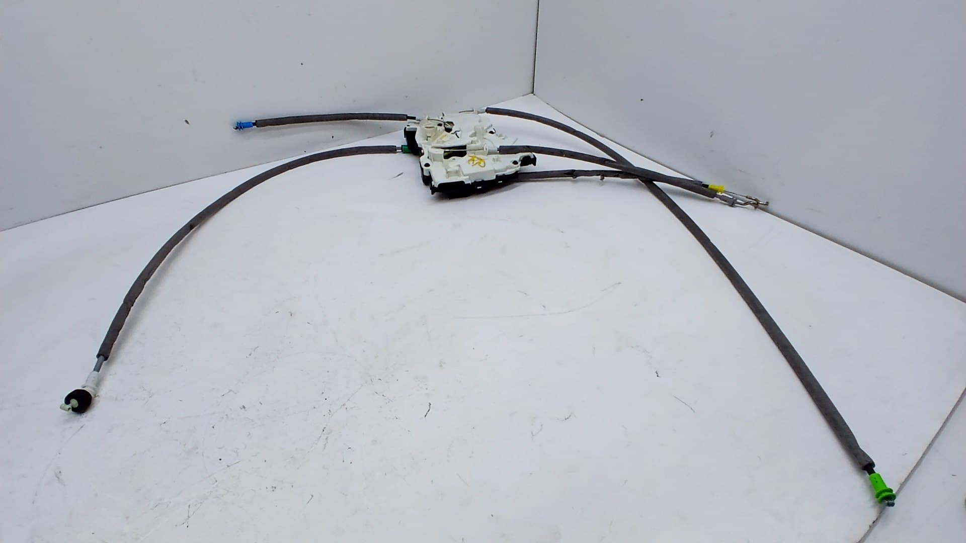Cerradura puerta trasera derecha MERCEDES-BENZ VITO