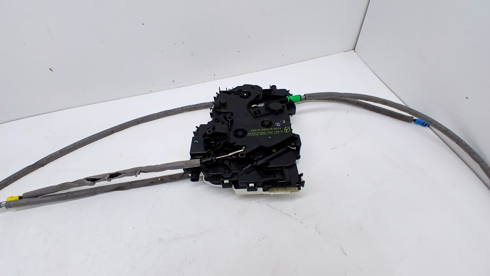 Cerradura puerta trasera derecha MERCEDES-BENZ VITO 3